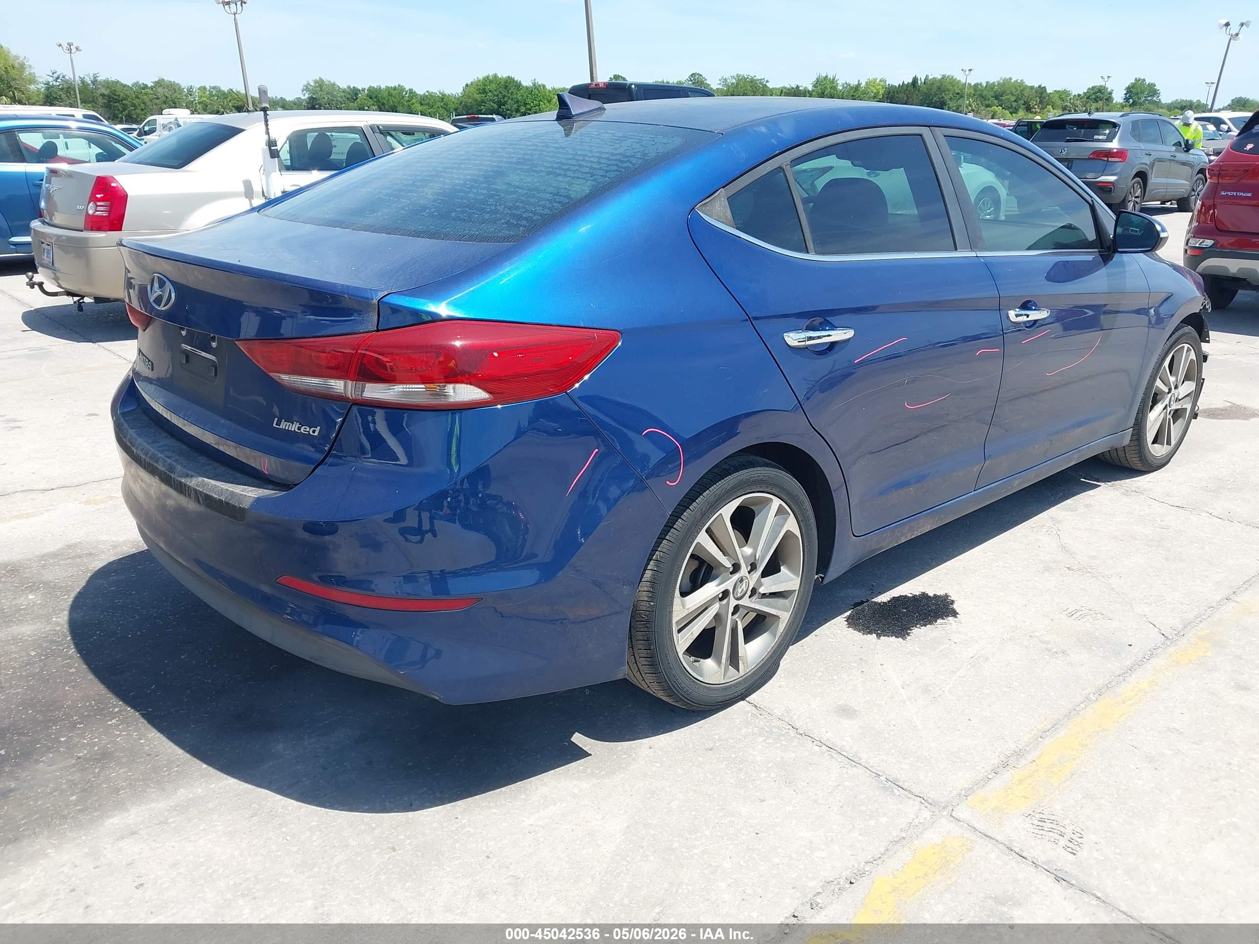 HYUNDAI ELANTRA image 4