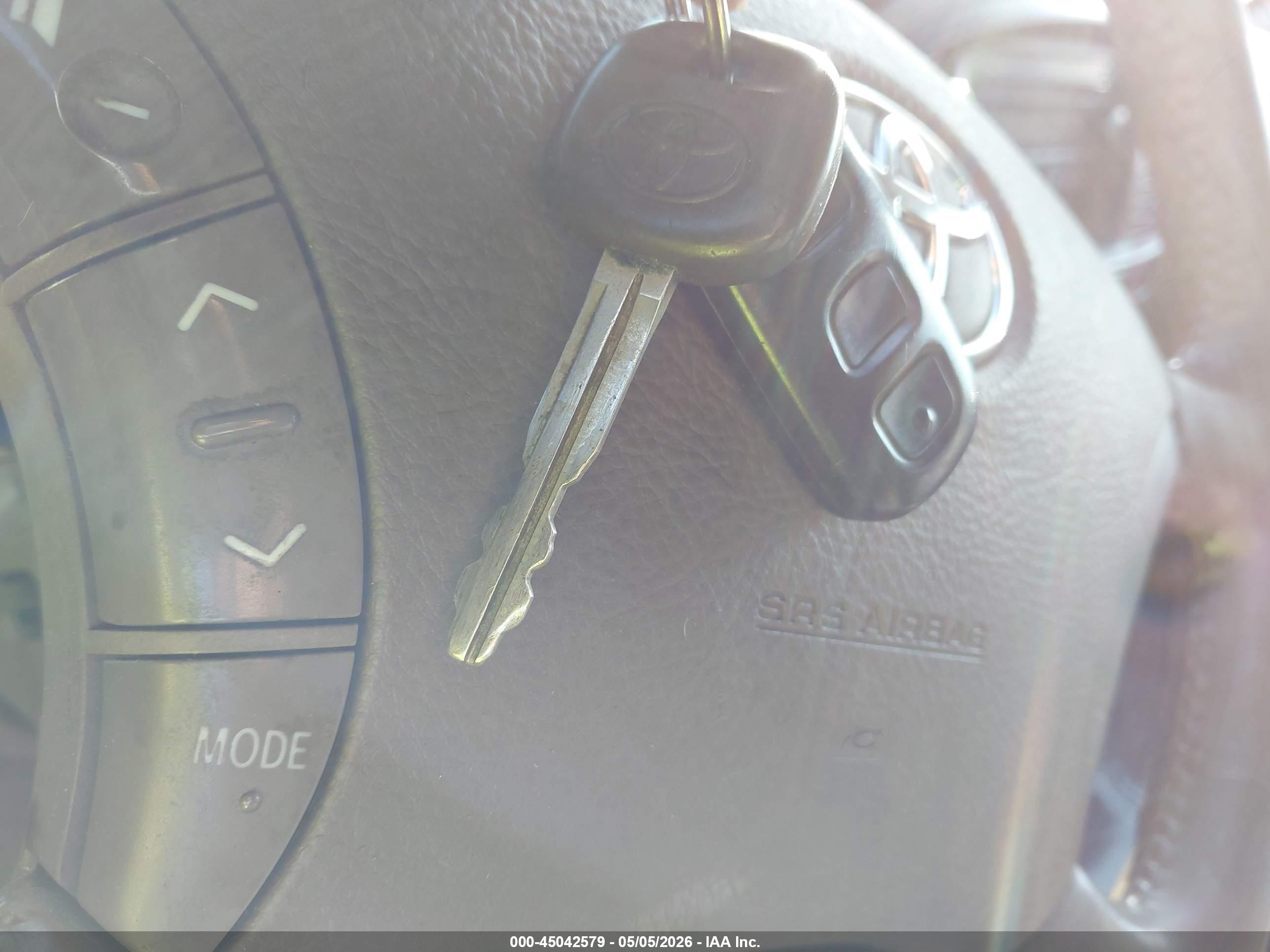 TOYOTA SEQUOIA image 11