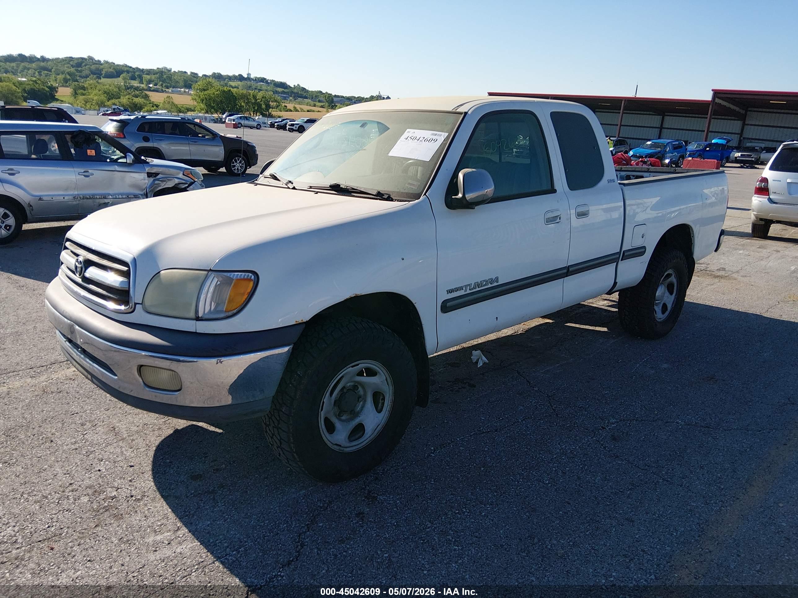 TOYOTA TUNDRA image 2
