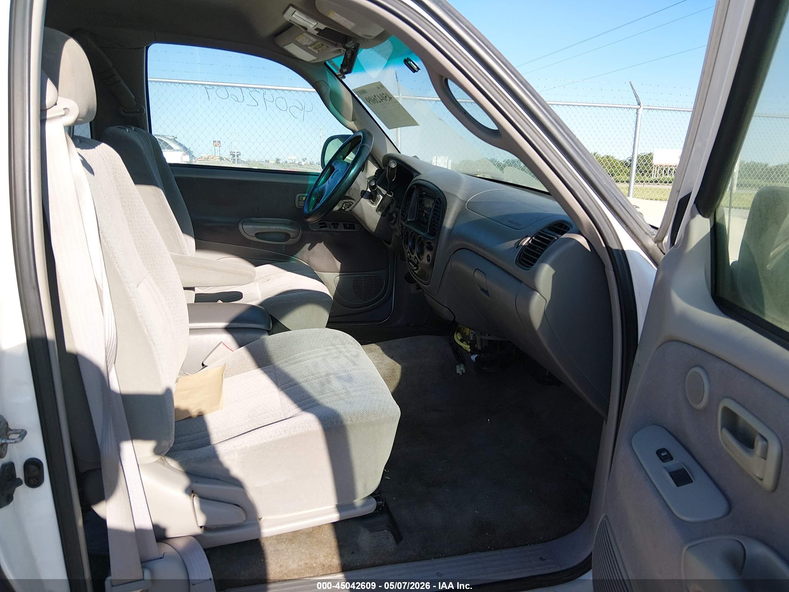 TOYOTA TUNDRA image 5