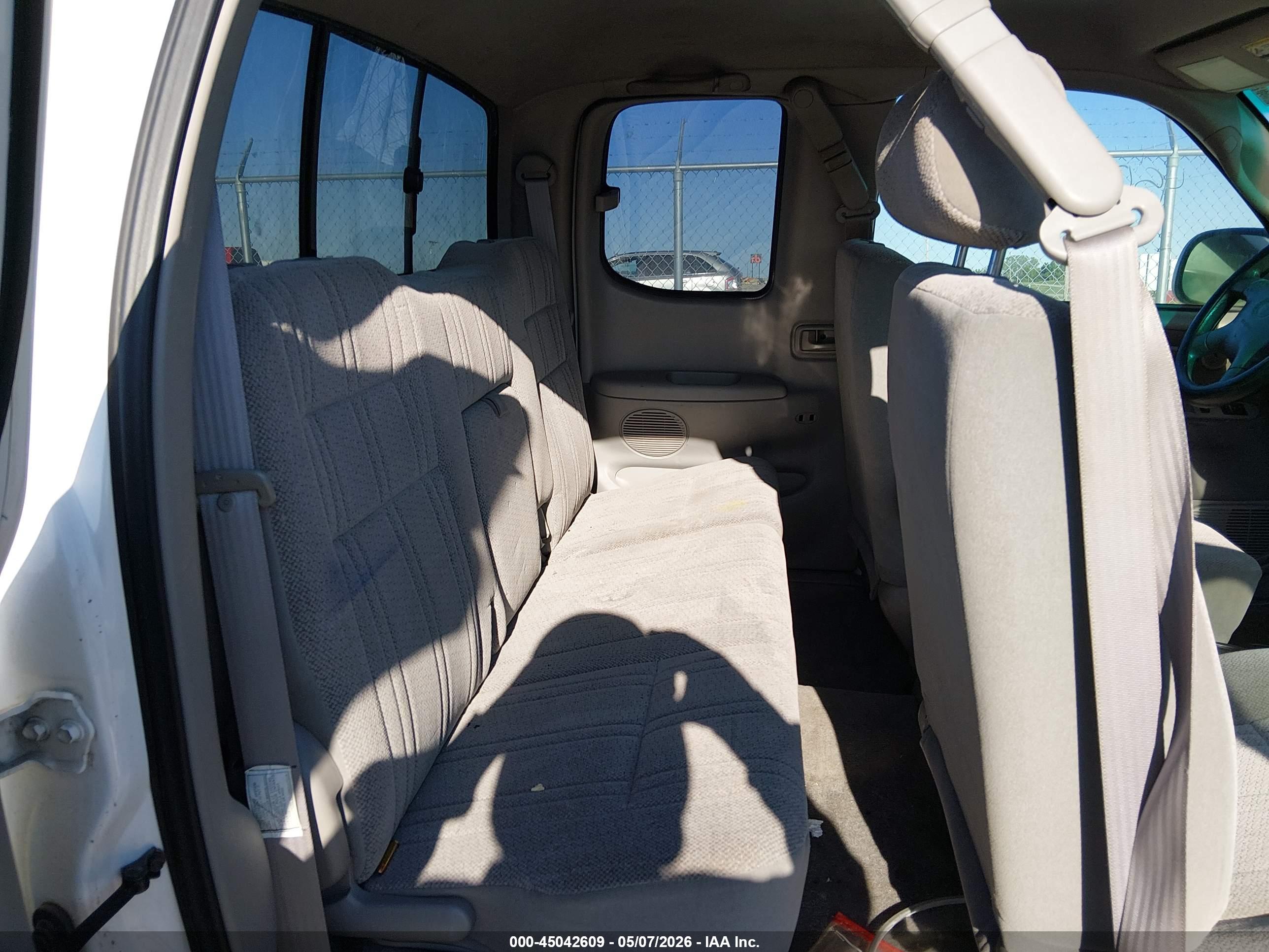 TOYOTA TUNDRA image 8