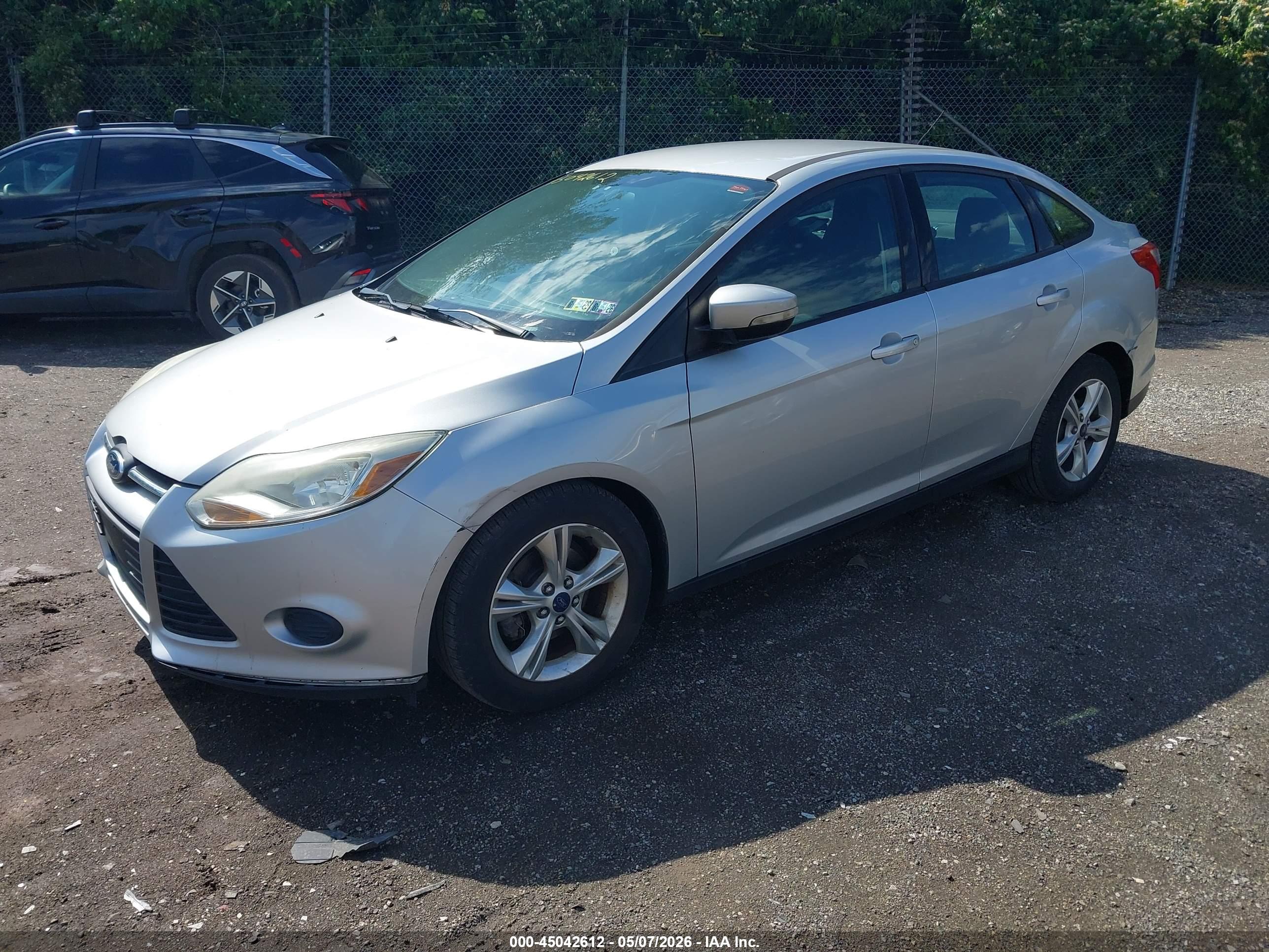 FORD FOCUS image 2