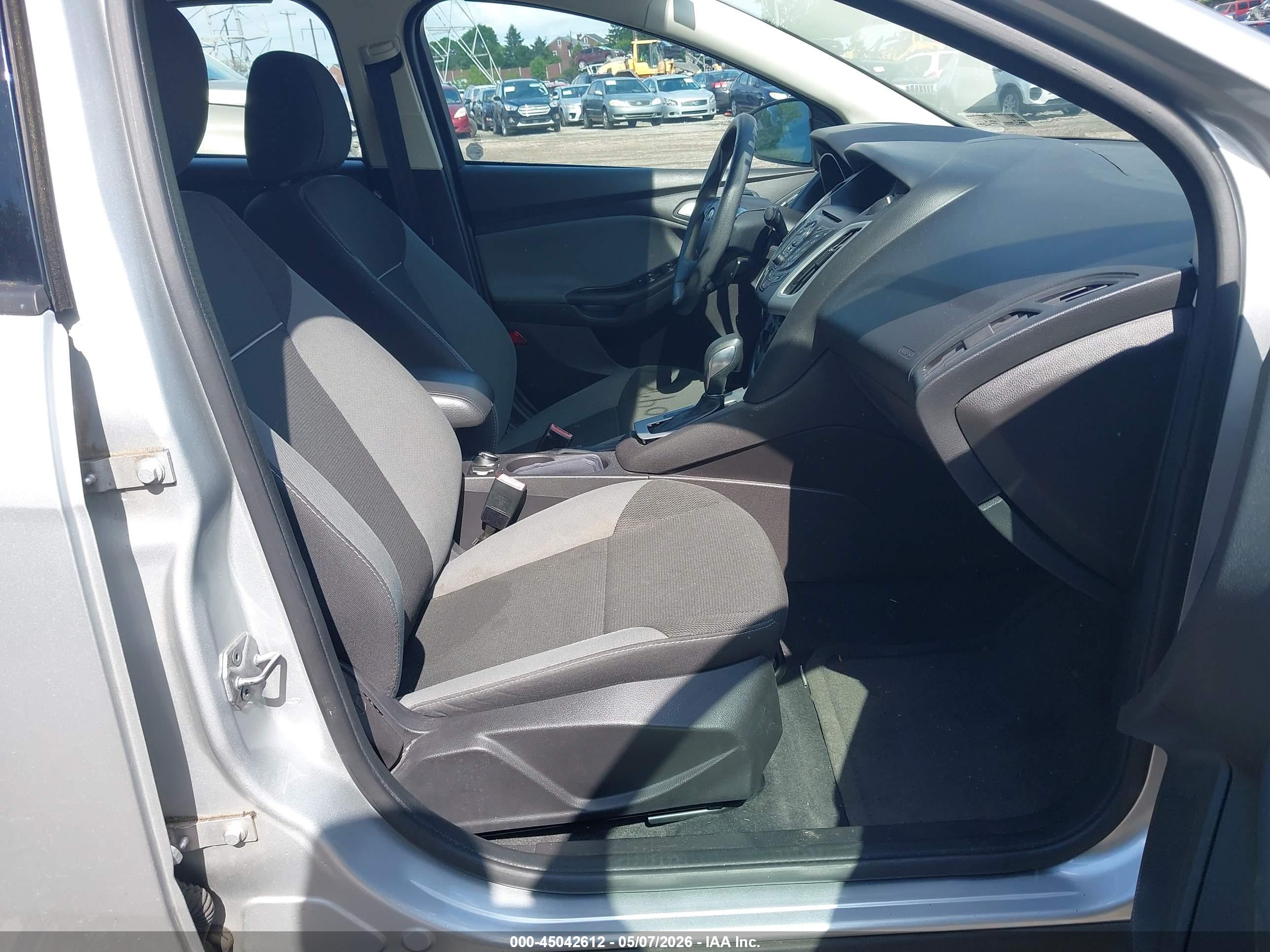 FORD FOCUS image 5