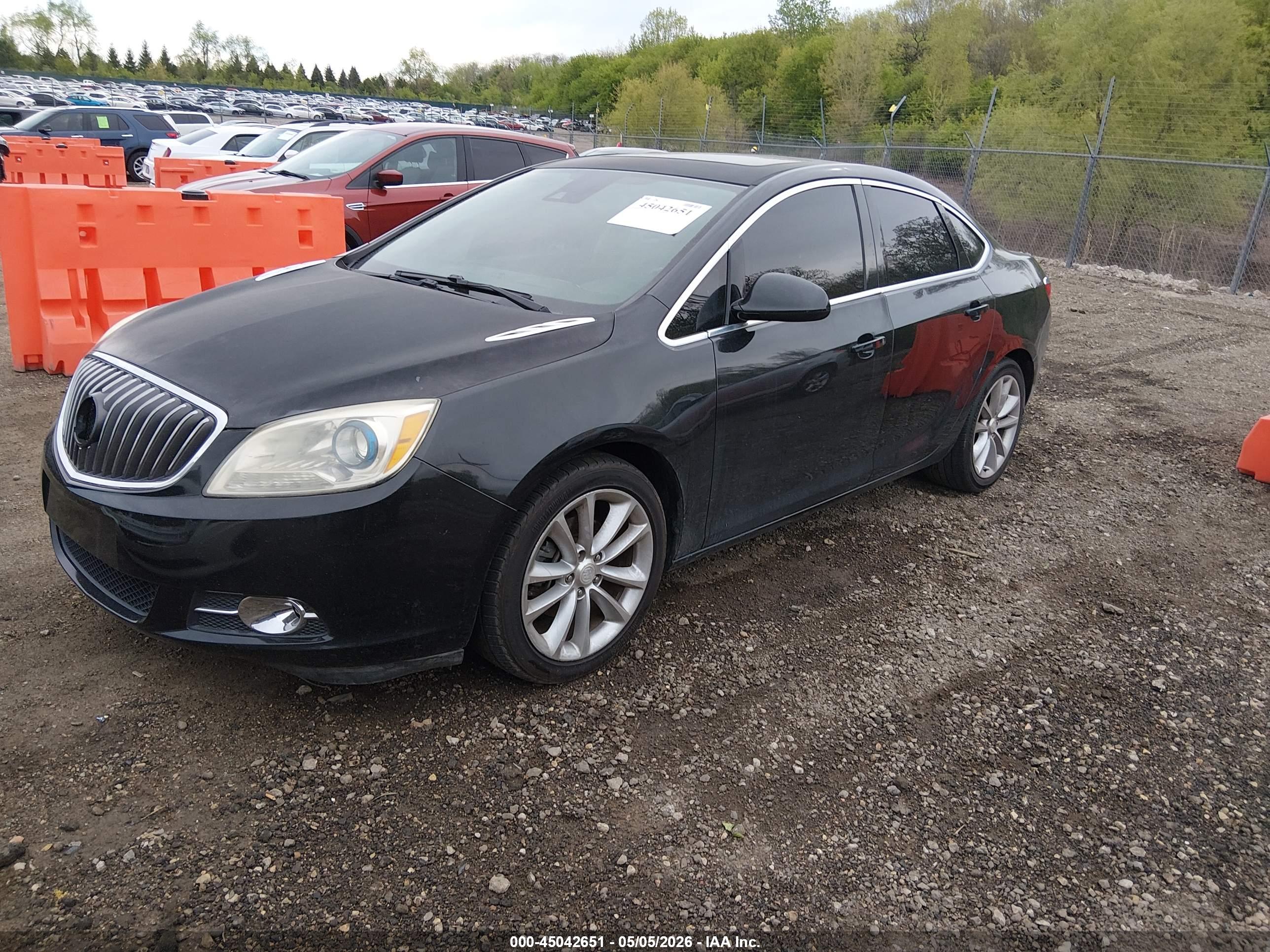 BUICK VERANO image 2
