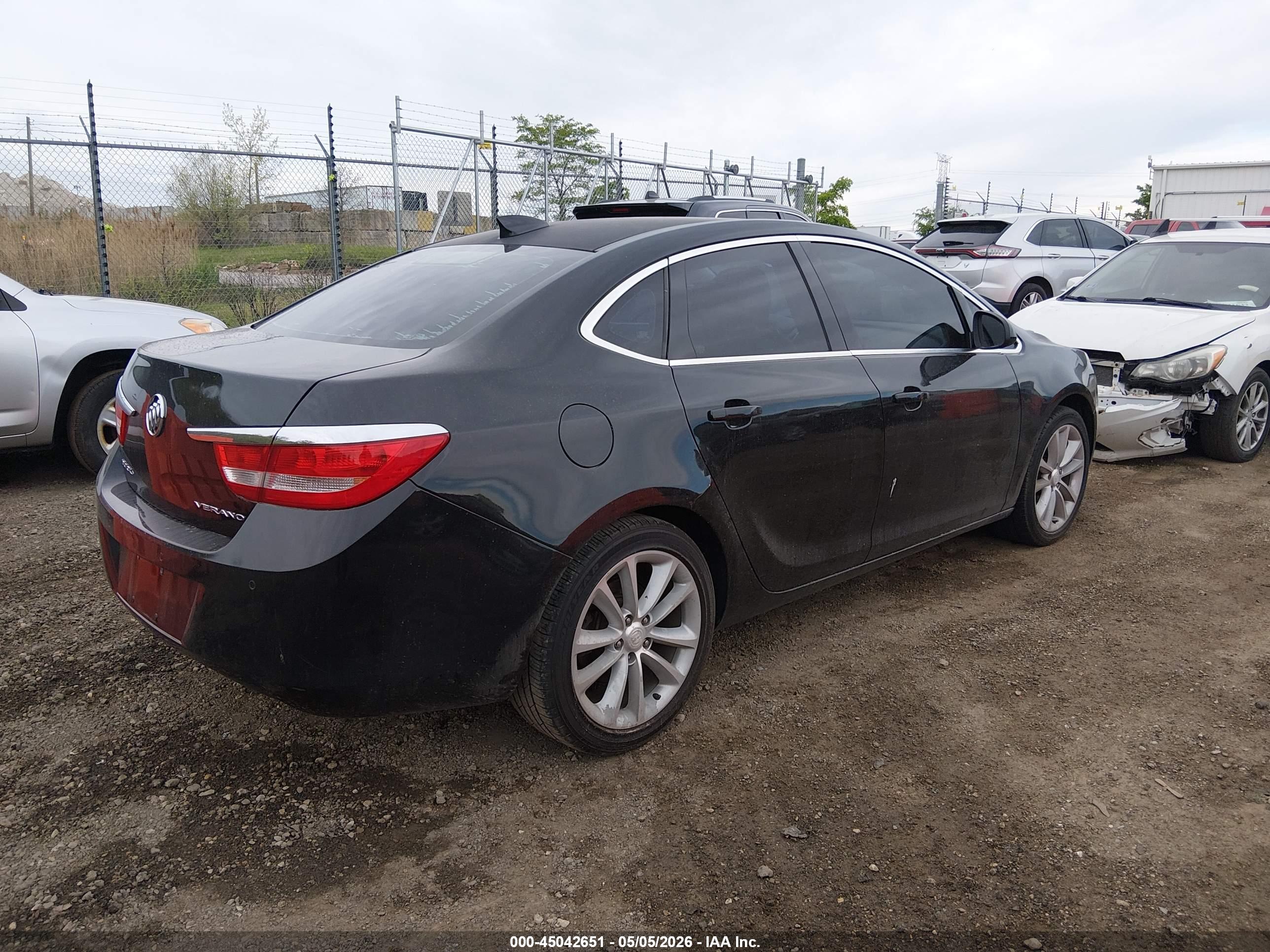 BUICK VERANO image 4