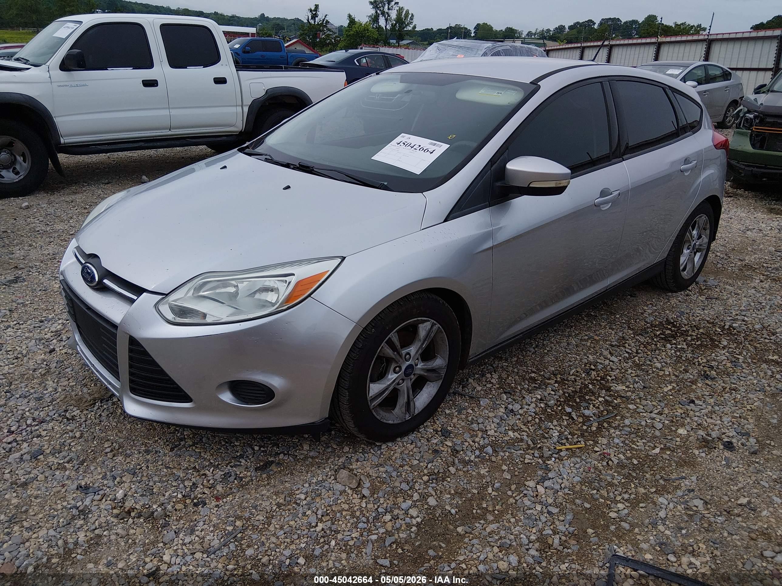 FORD FOCUS image 2