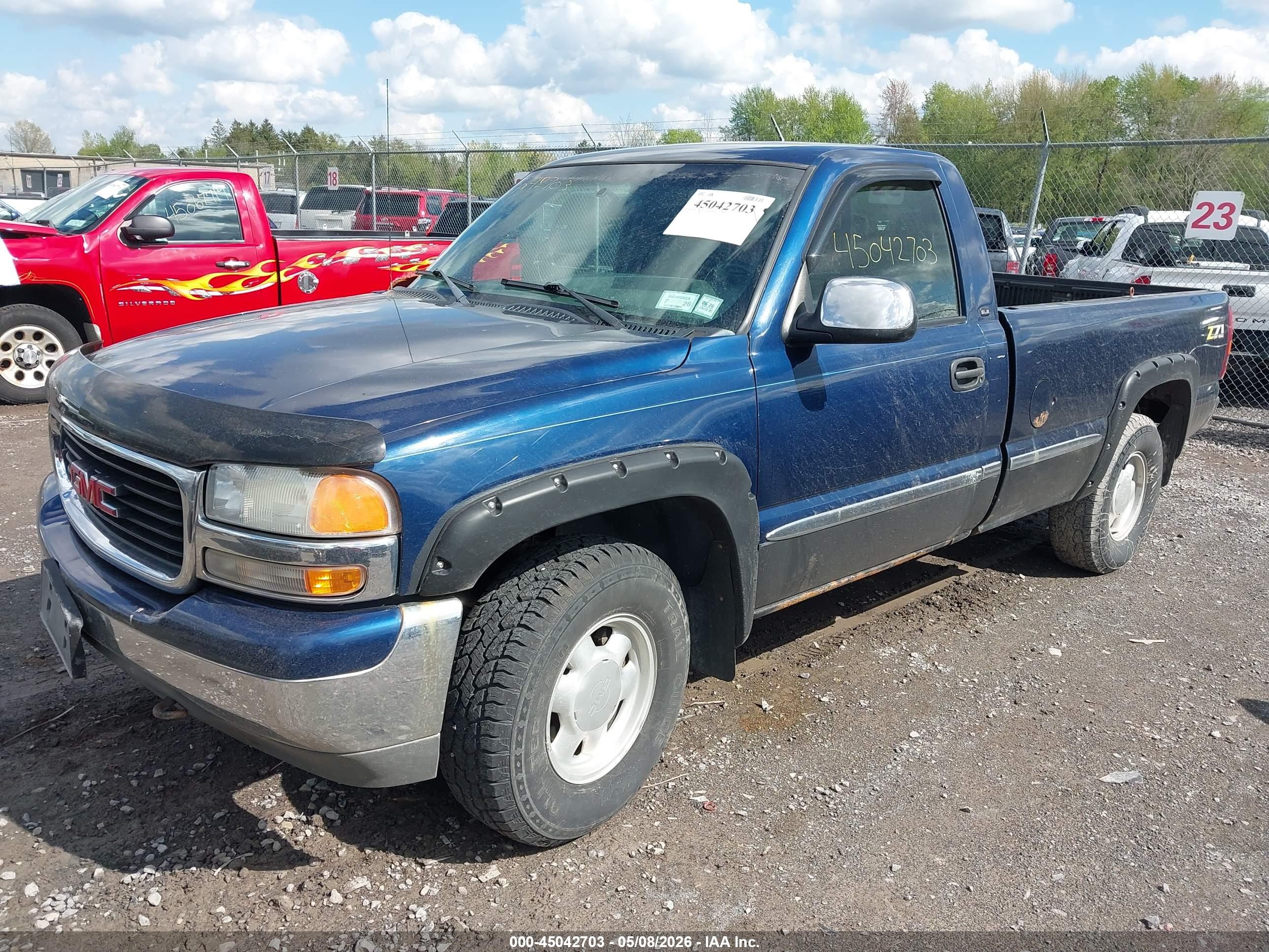 GMC SIERRA image 2