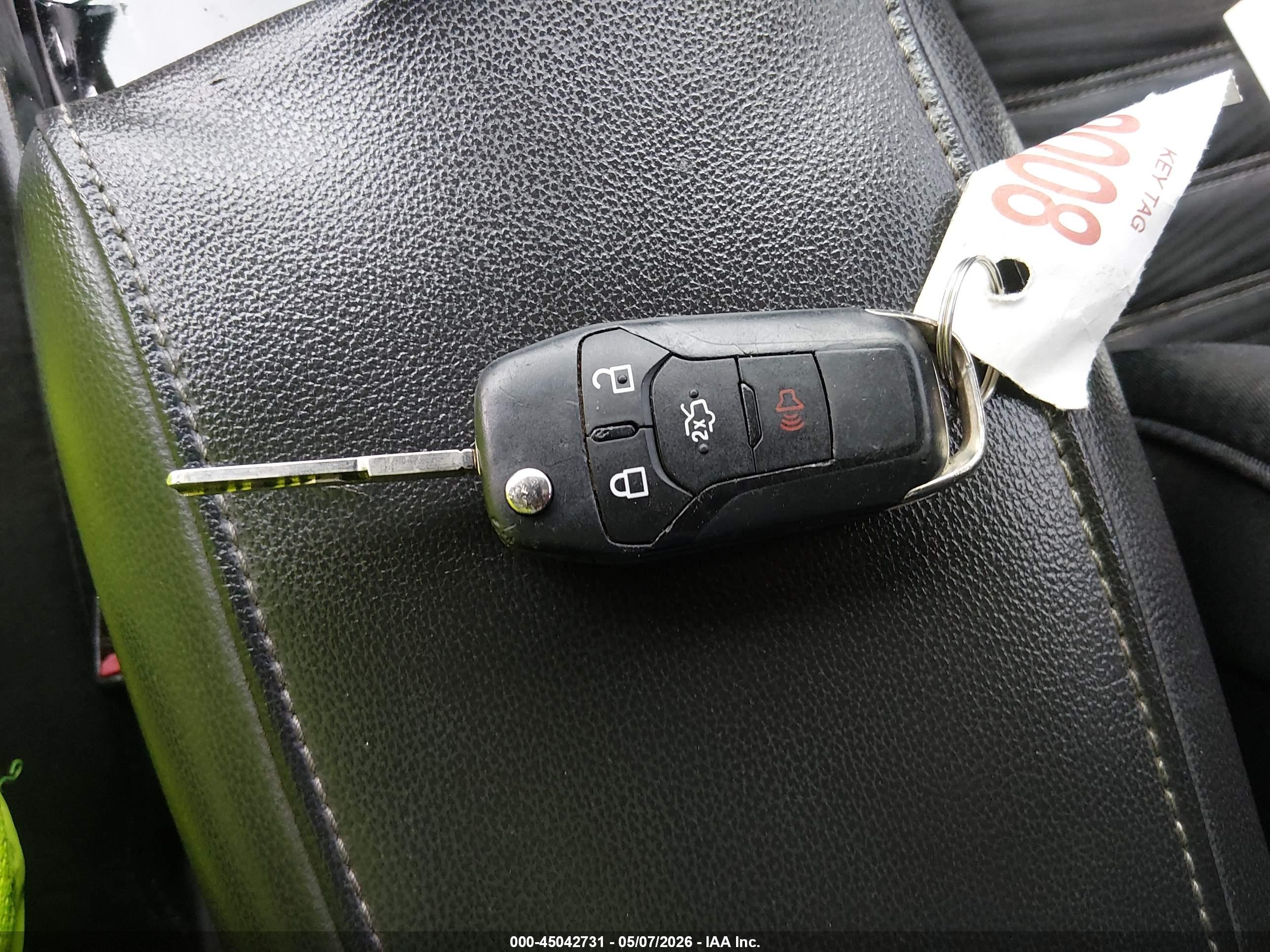 FORD FUSION image 11