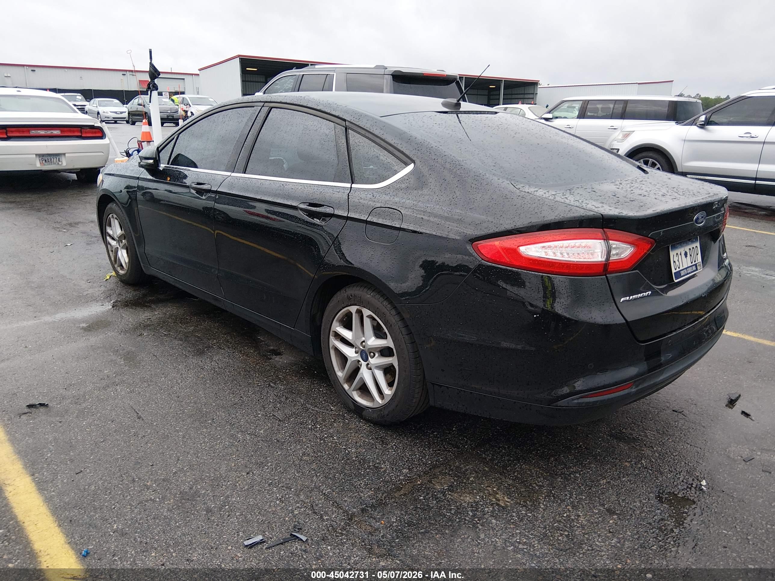 FORD FUSION image 3