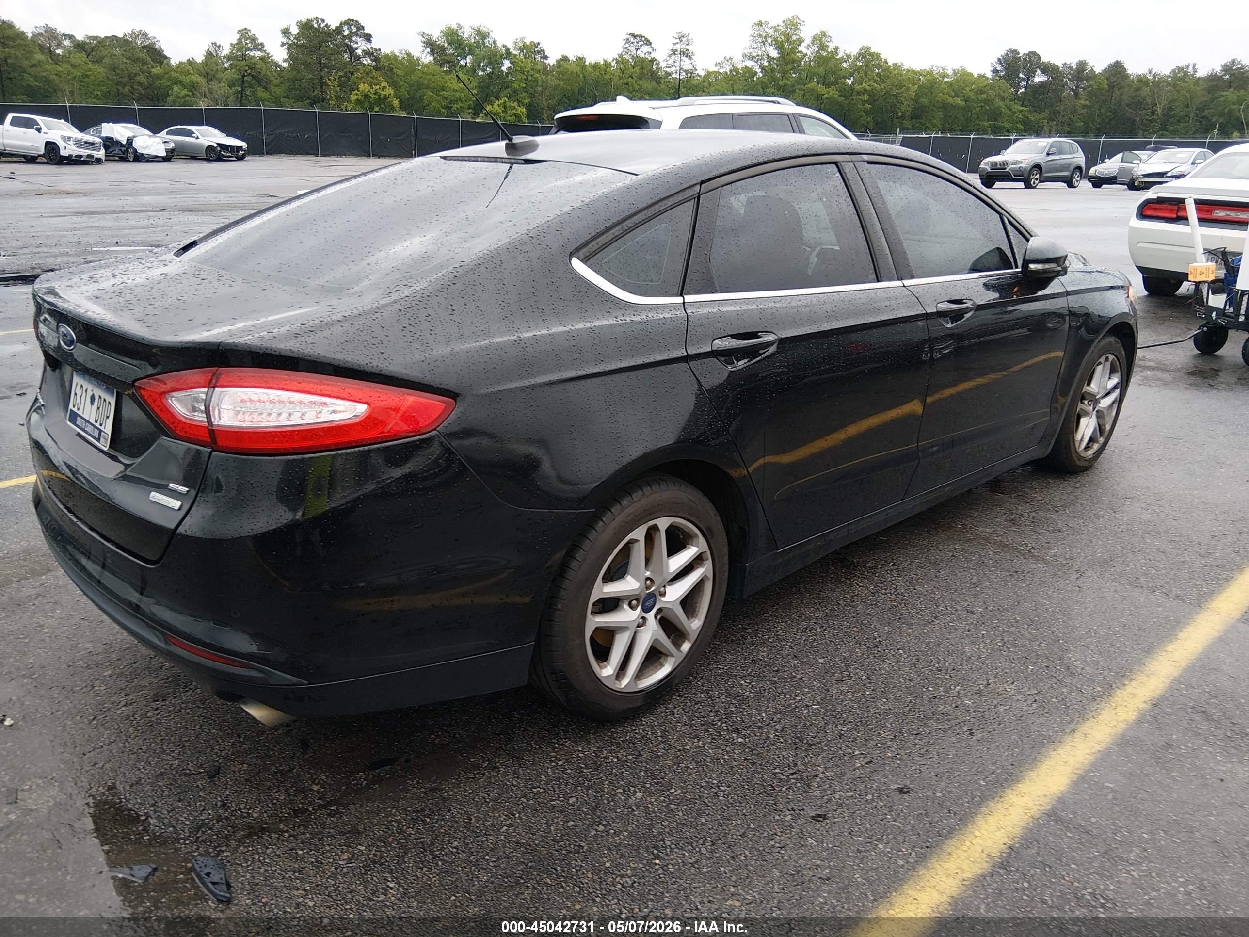 FORD FUSION image 4