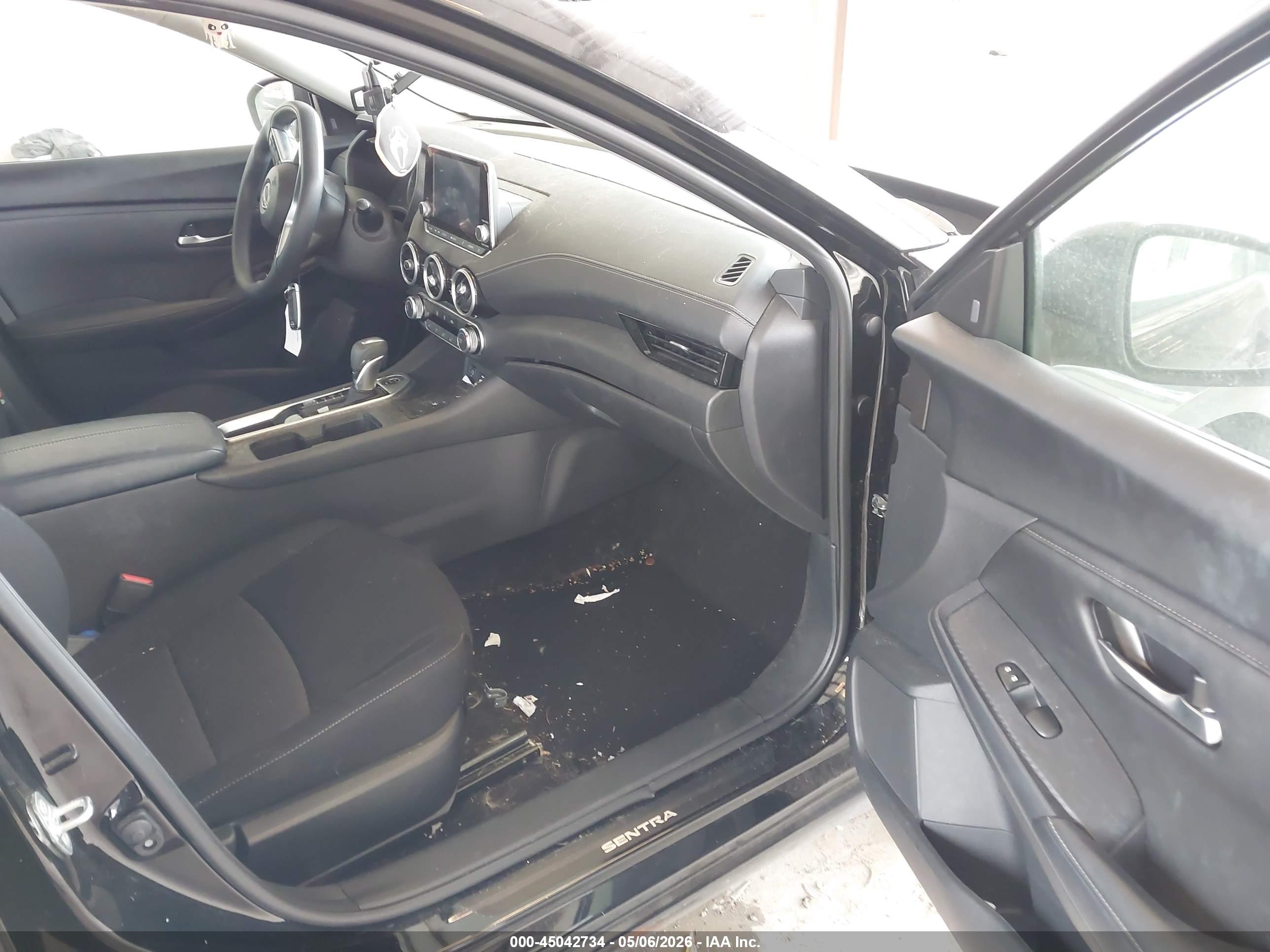 NISSAN SENTRA image 5
