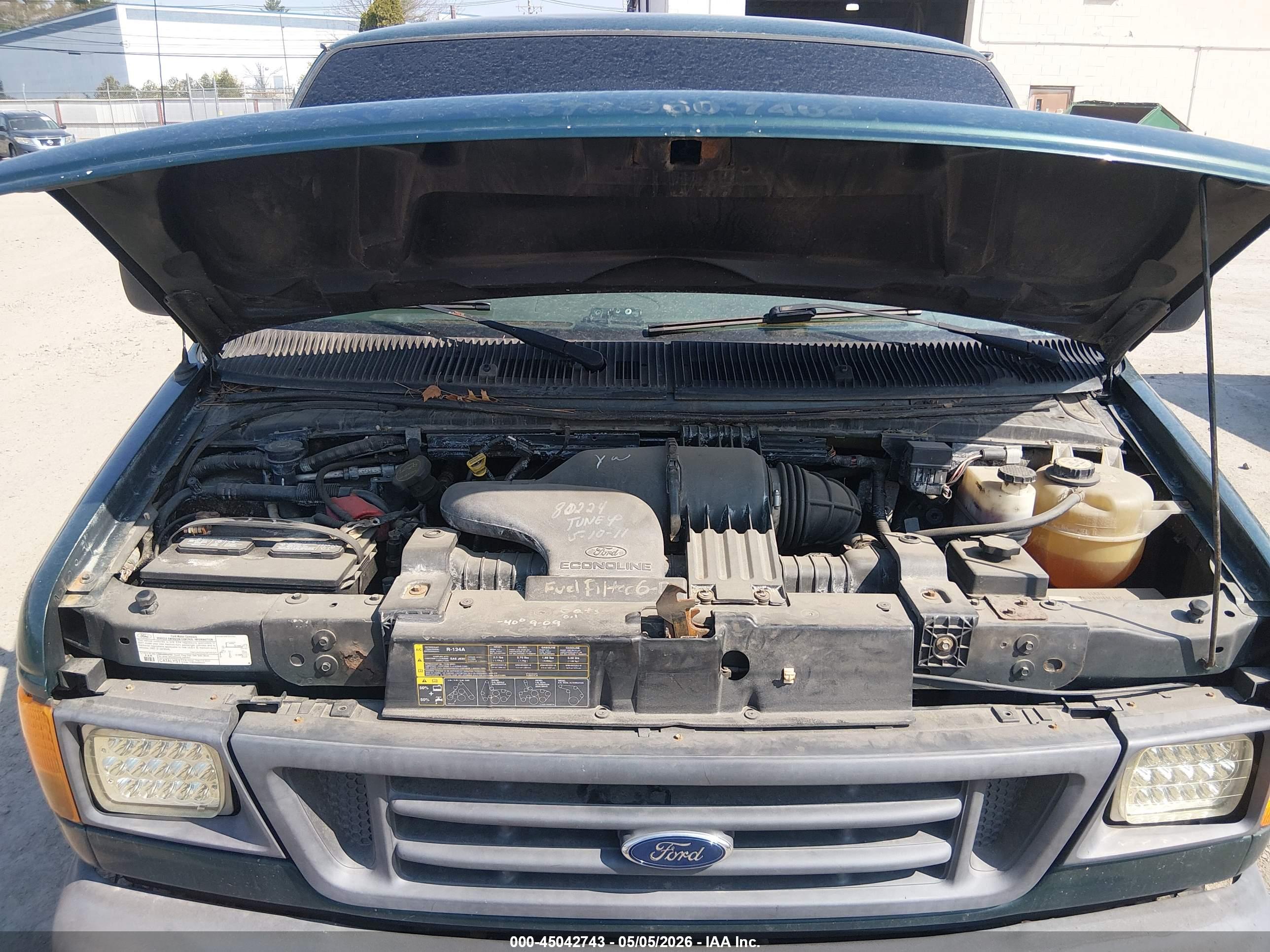 FORD E-150 image 10