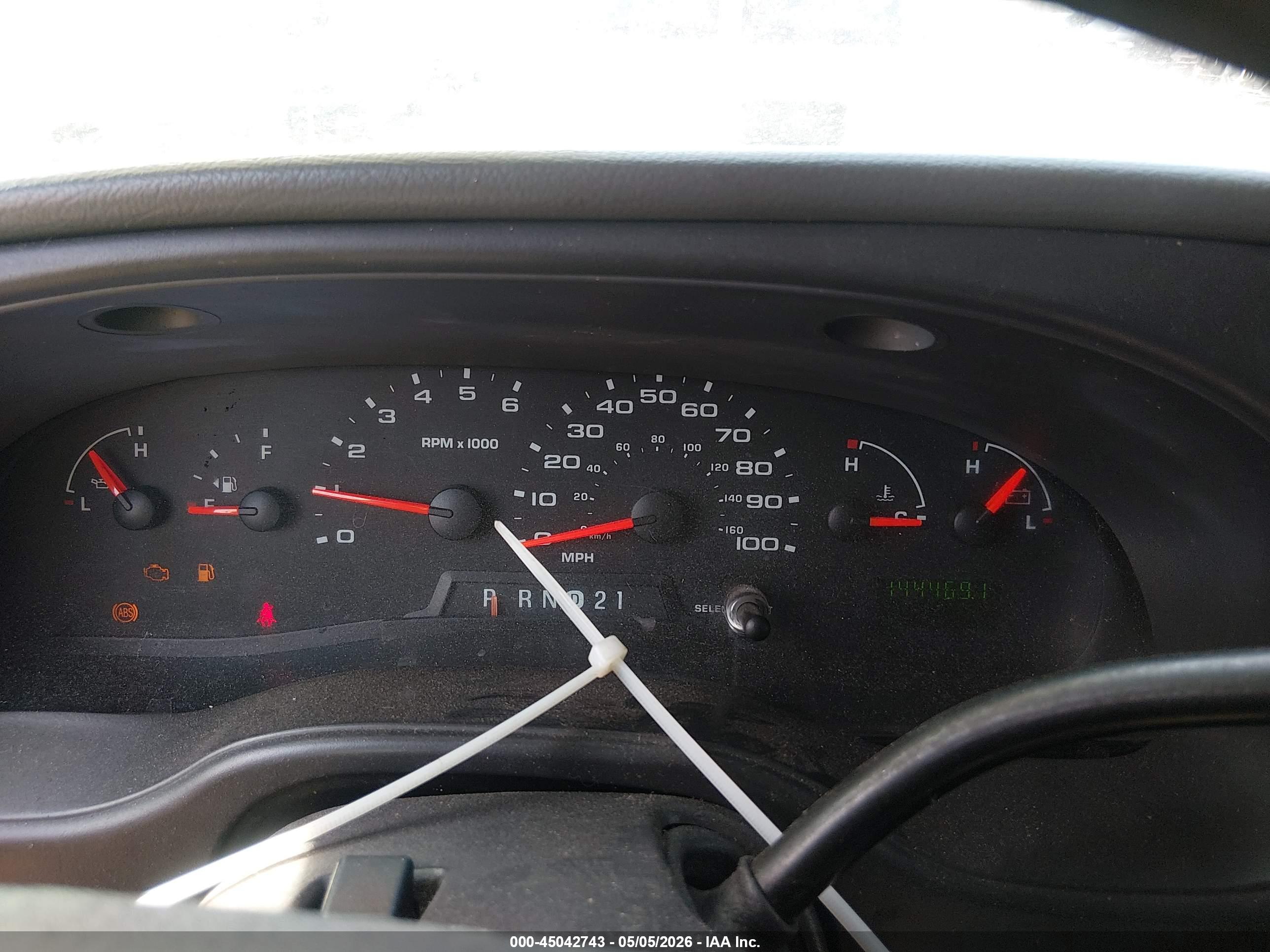 FORD E-150 image 7