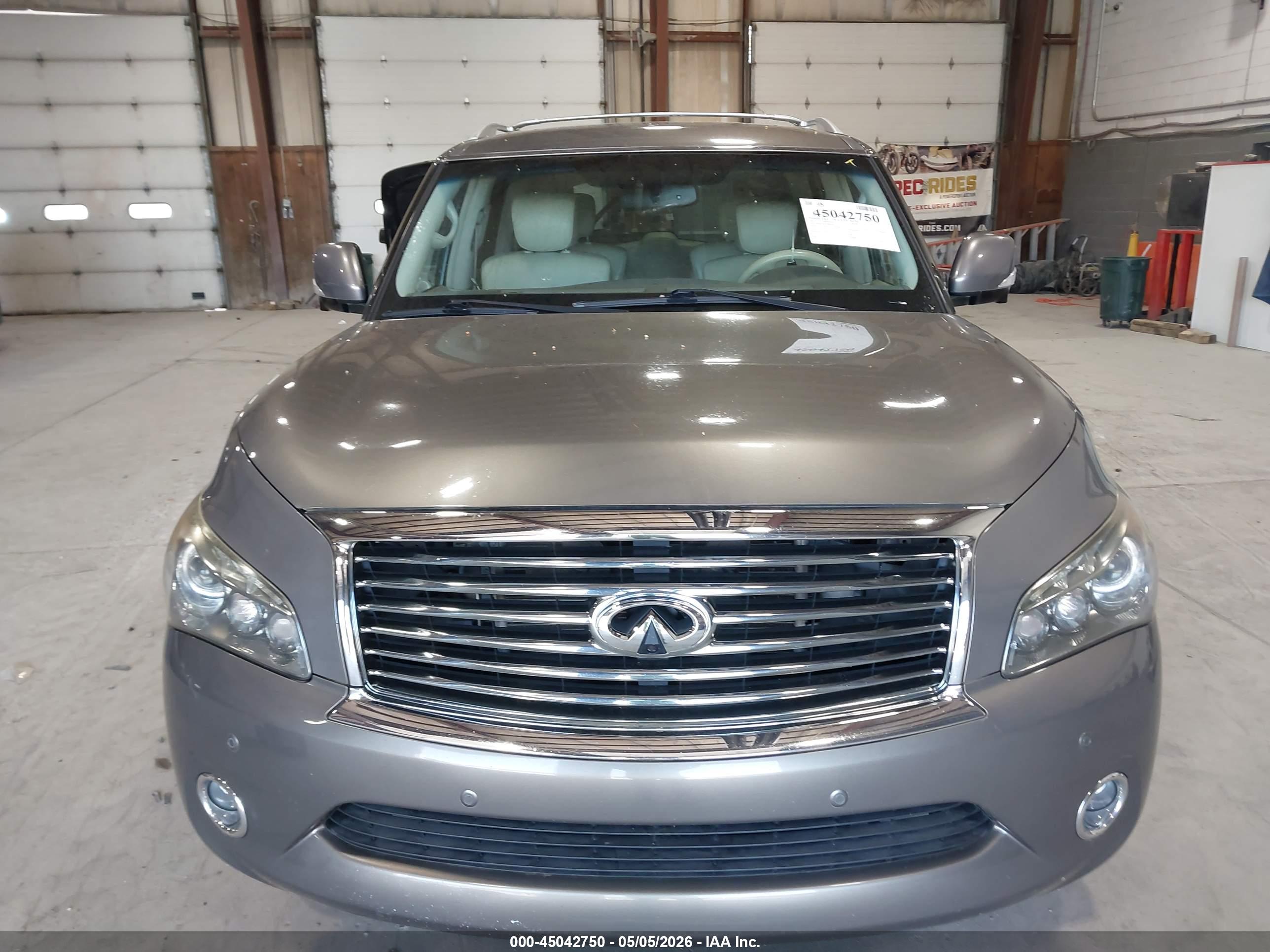 INFINITI QX56 image 6