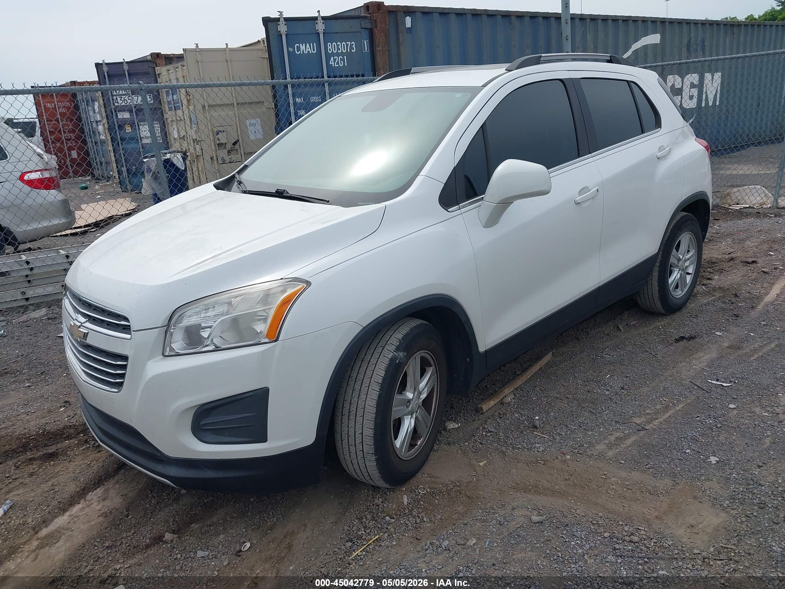 CHEVROLET TRAX image 2