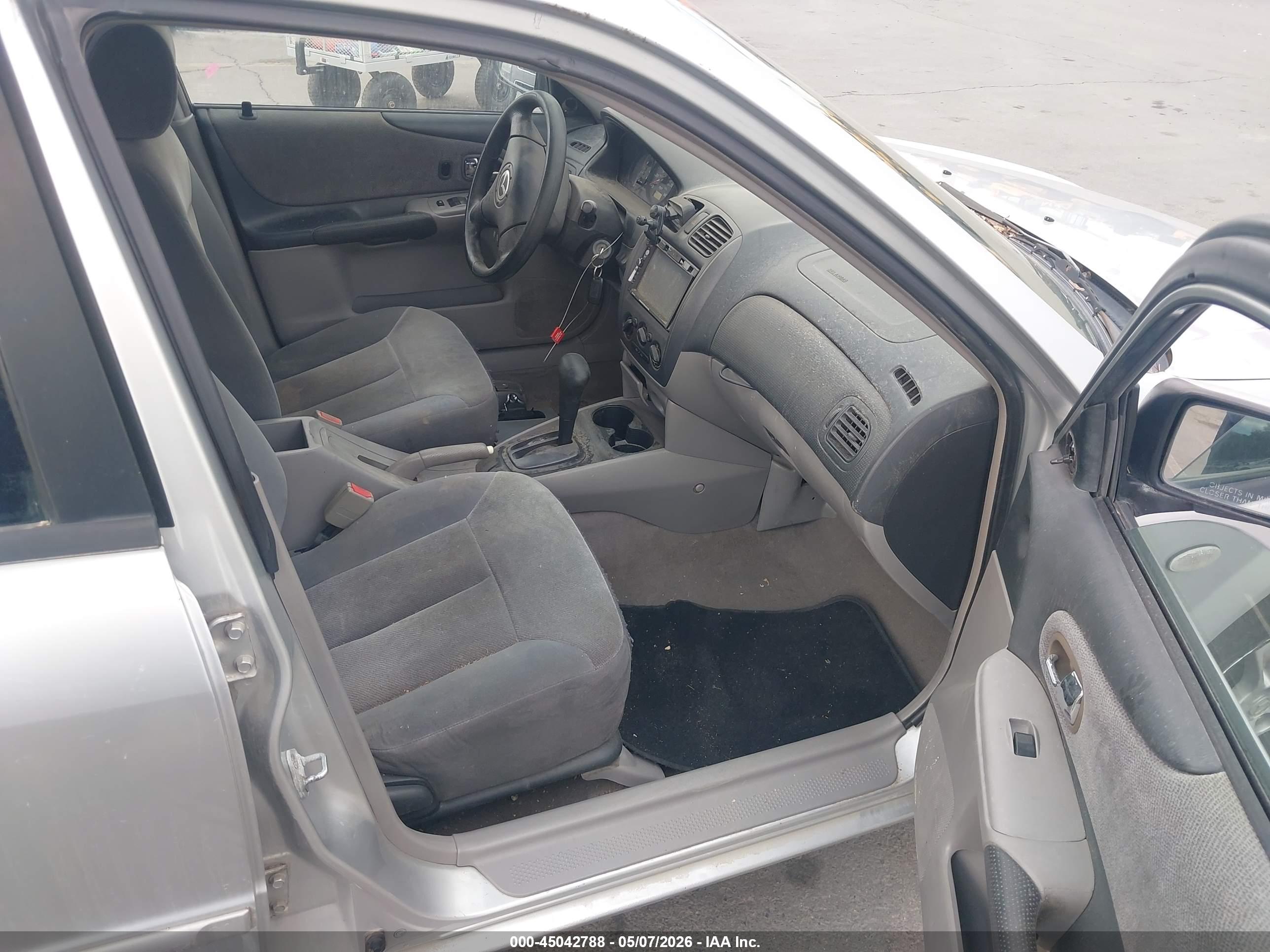MAZDA PROTEGE image 5