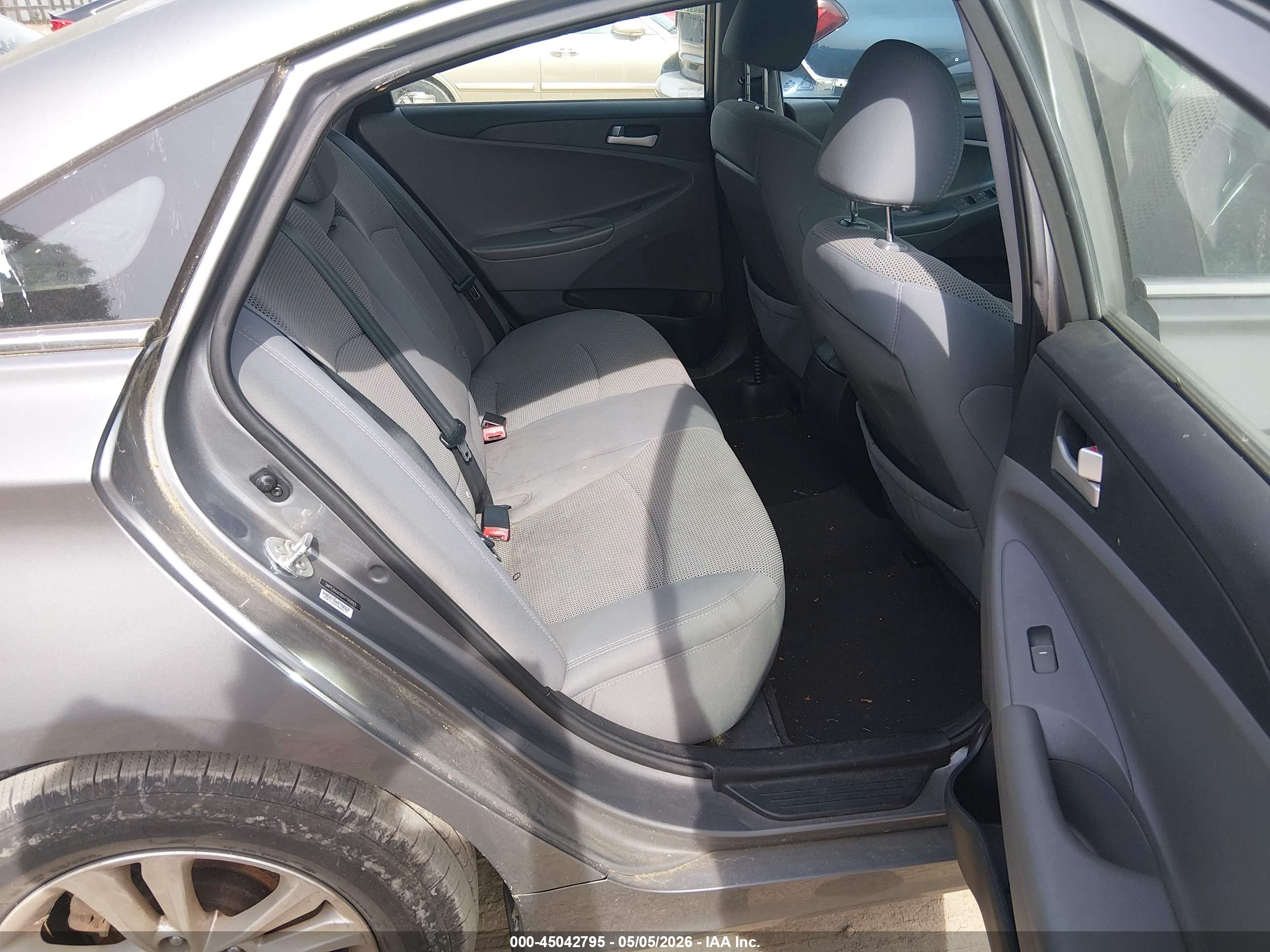 HYUNDAI SONATA image 8