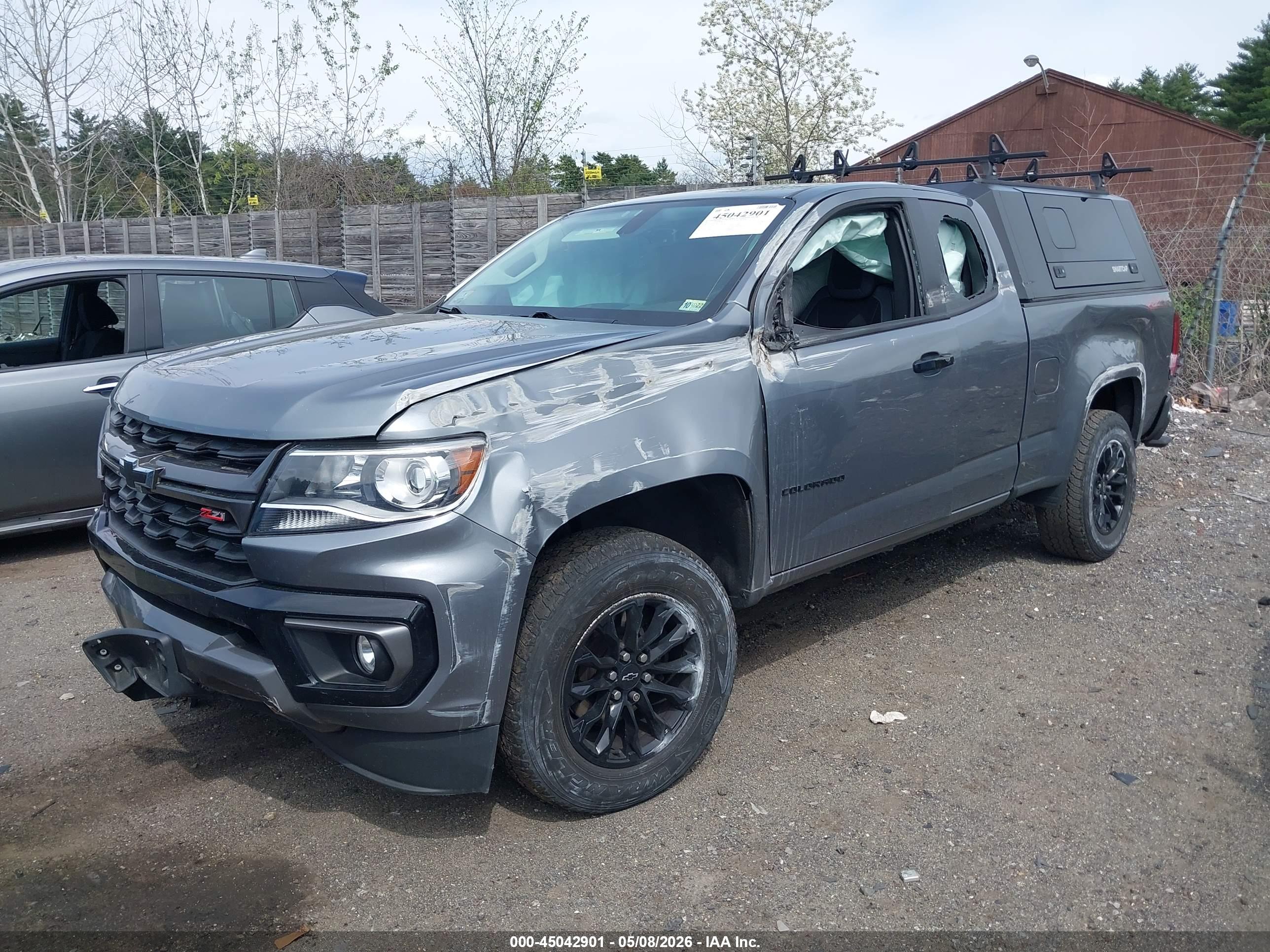 CHEVROLET COLORADO image 2