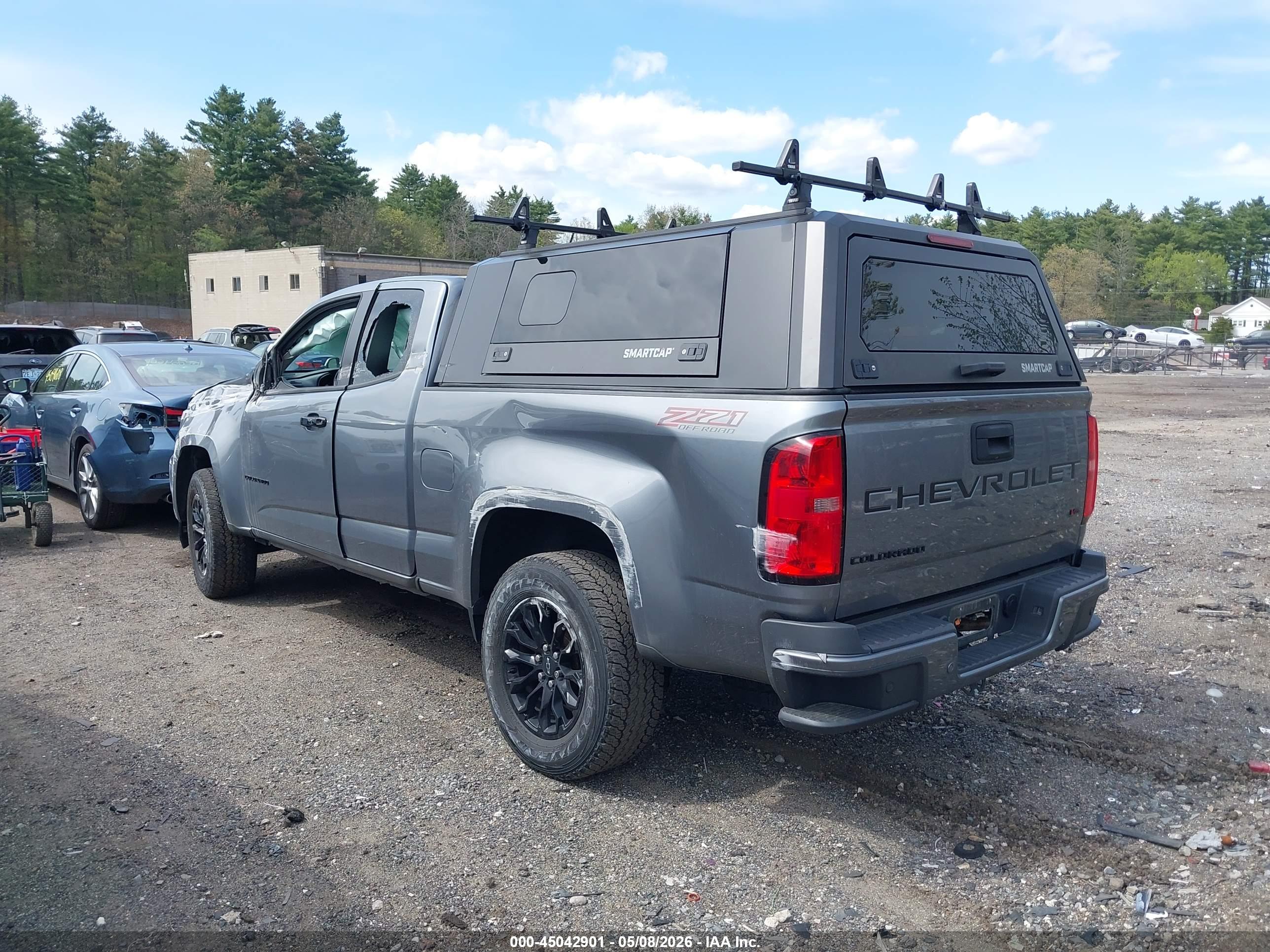CHEVROLET COLORADO image 3