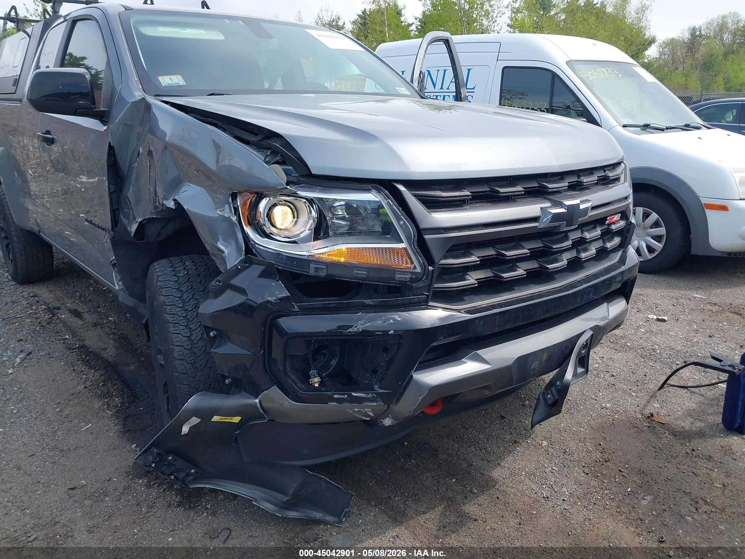 CHEVROLET COLORADO image 6