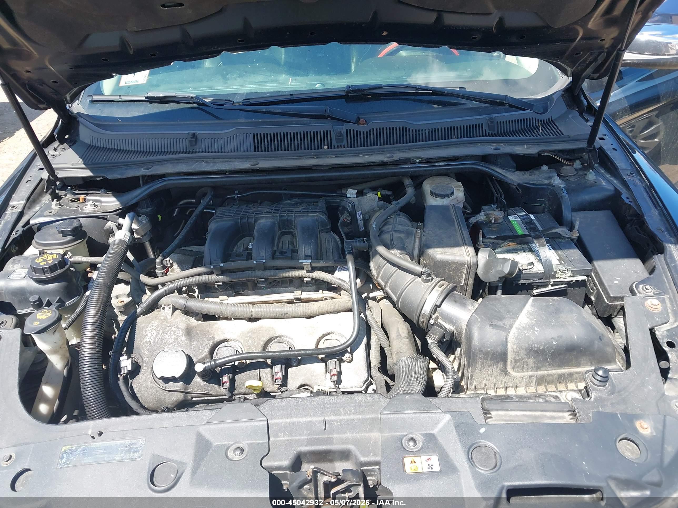 FORD TAURUS image 10