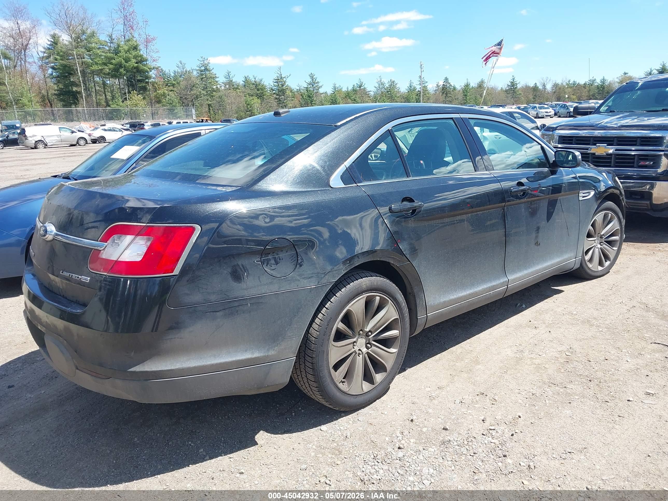 FORD TAURUS image 4