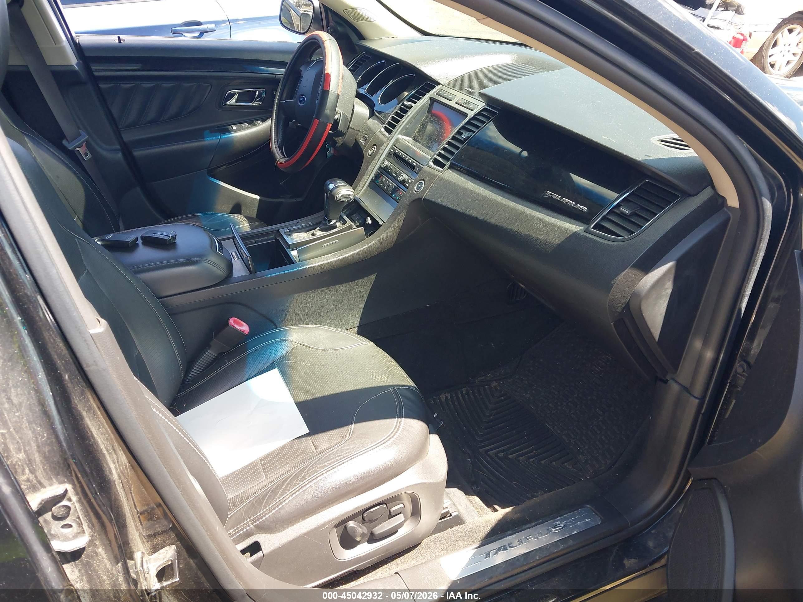 FORD TAURUS image 5