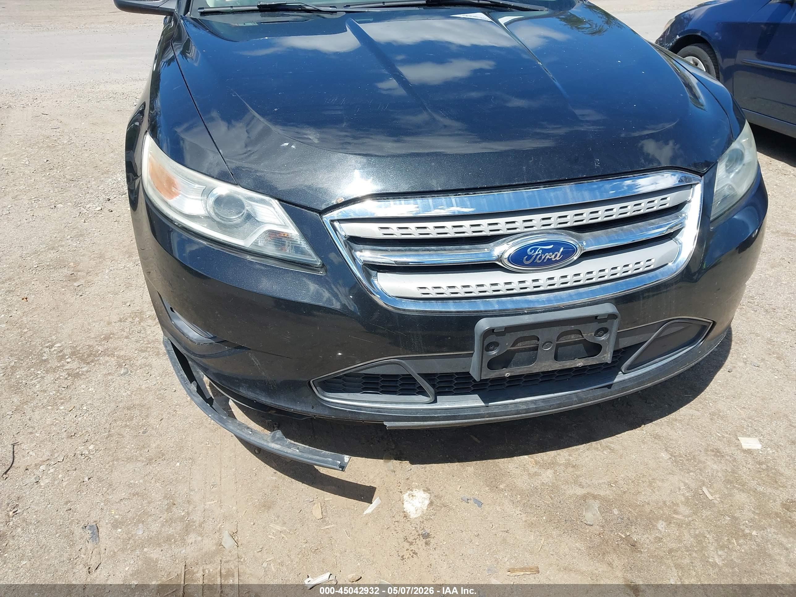 FORD TAURUS image 6
