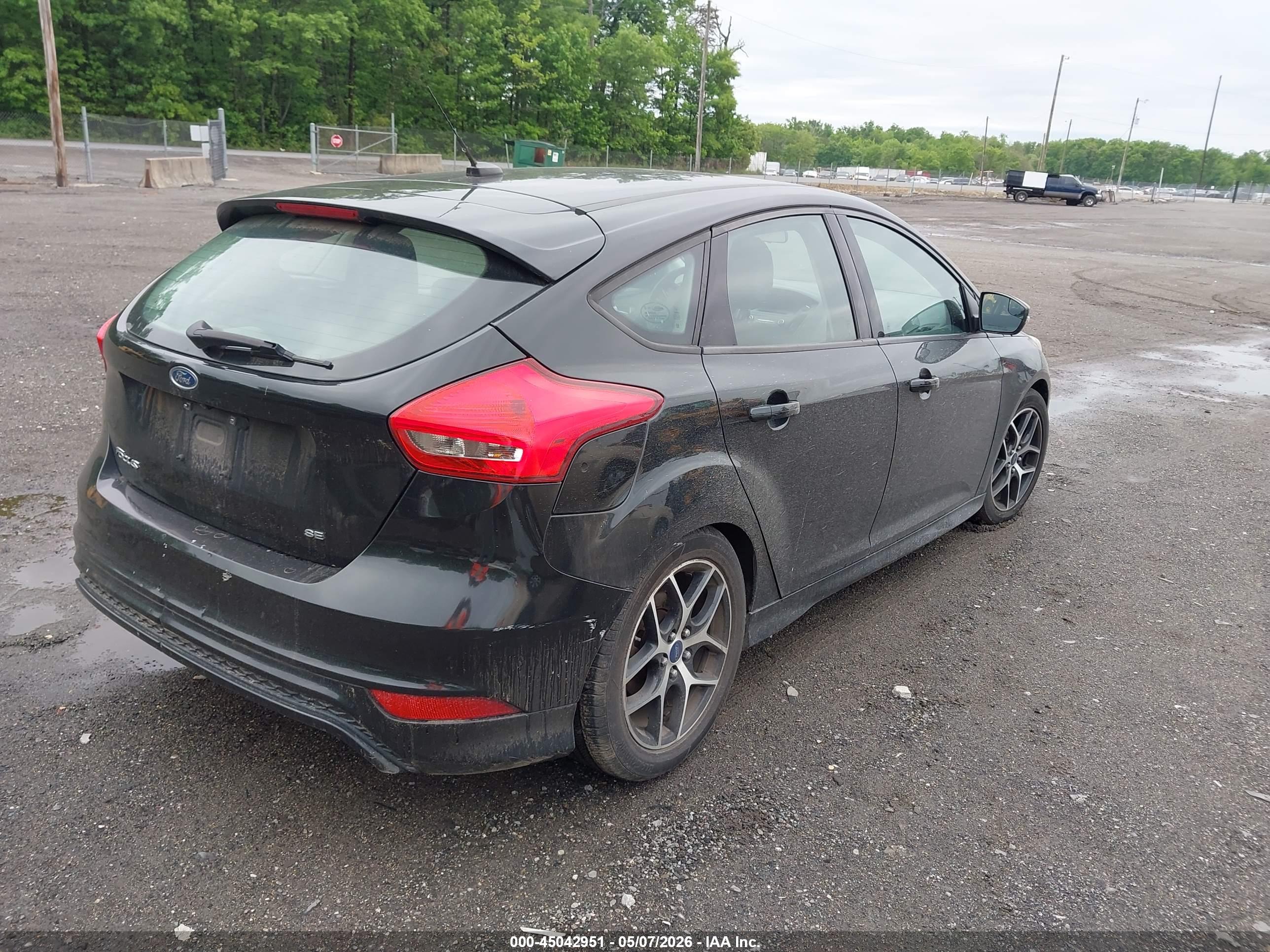 FORD FOCUS image 4