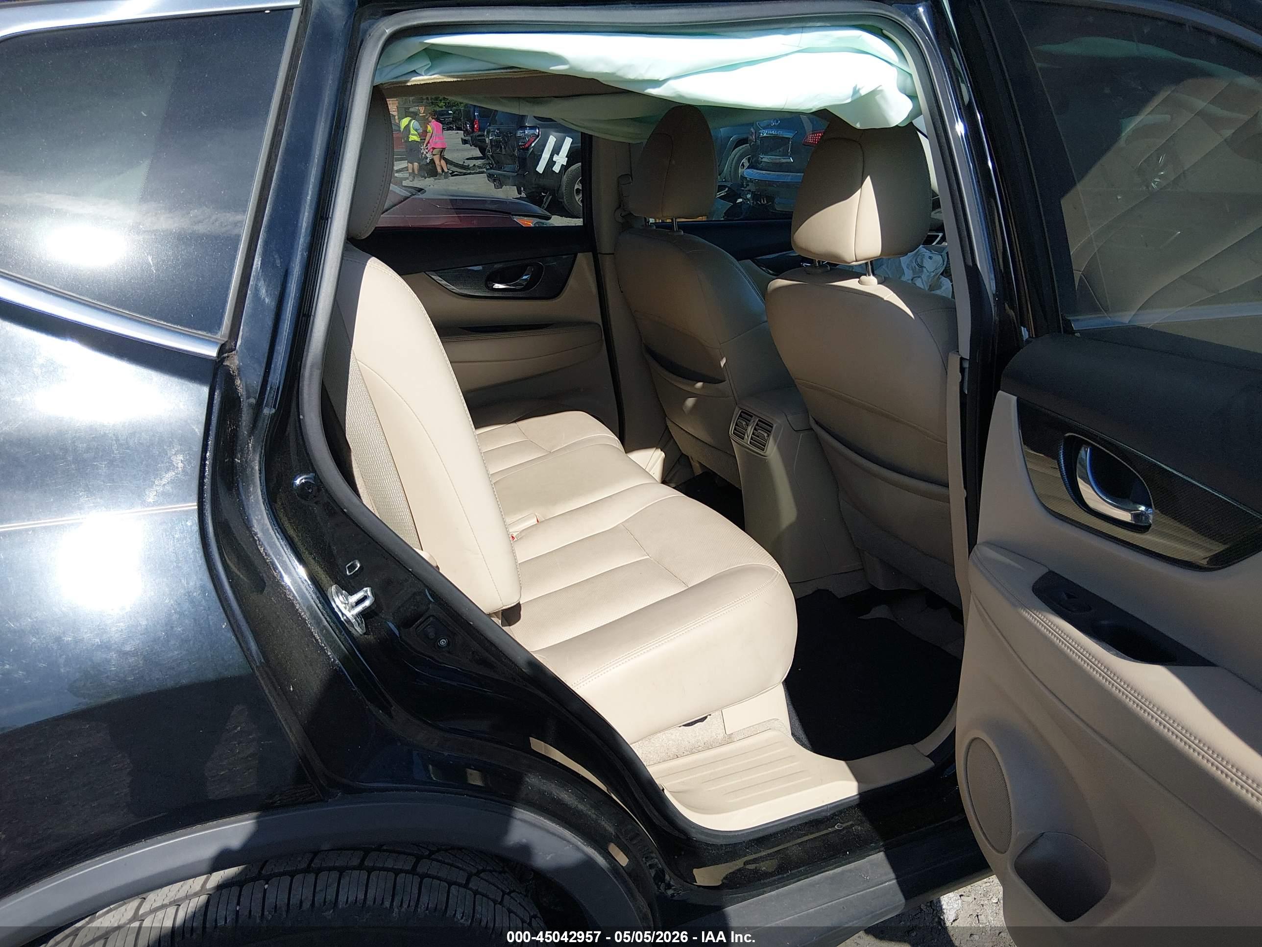 NISSAN ROGUE image 8