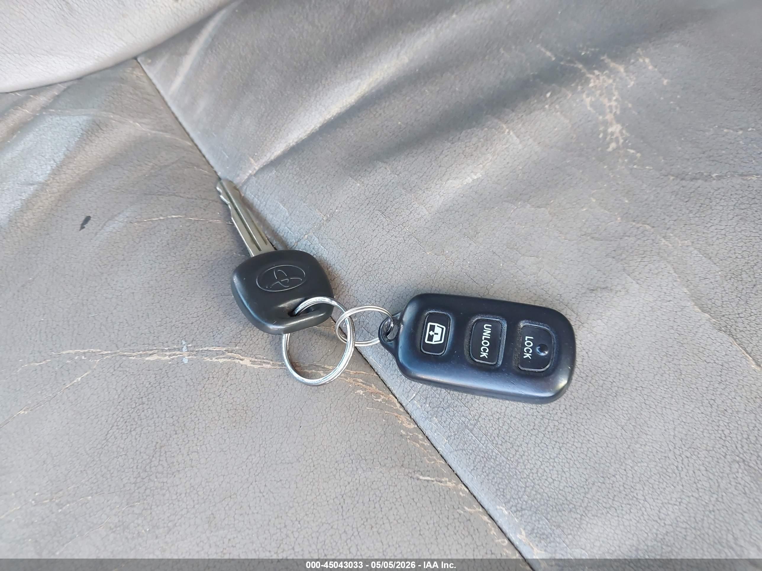 TOYOTA 4RUNNER image 11