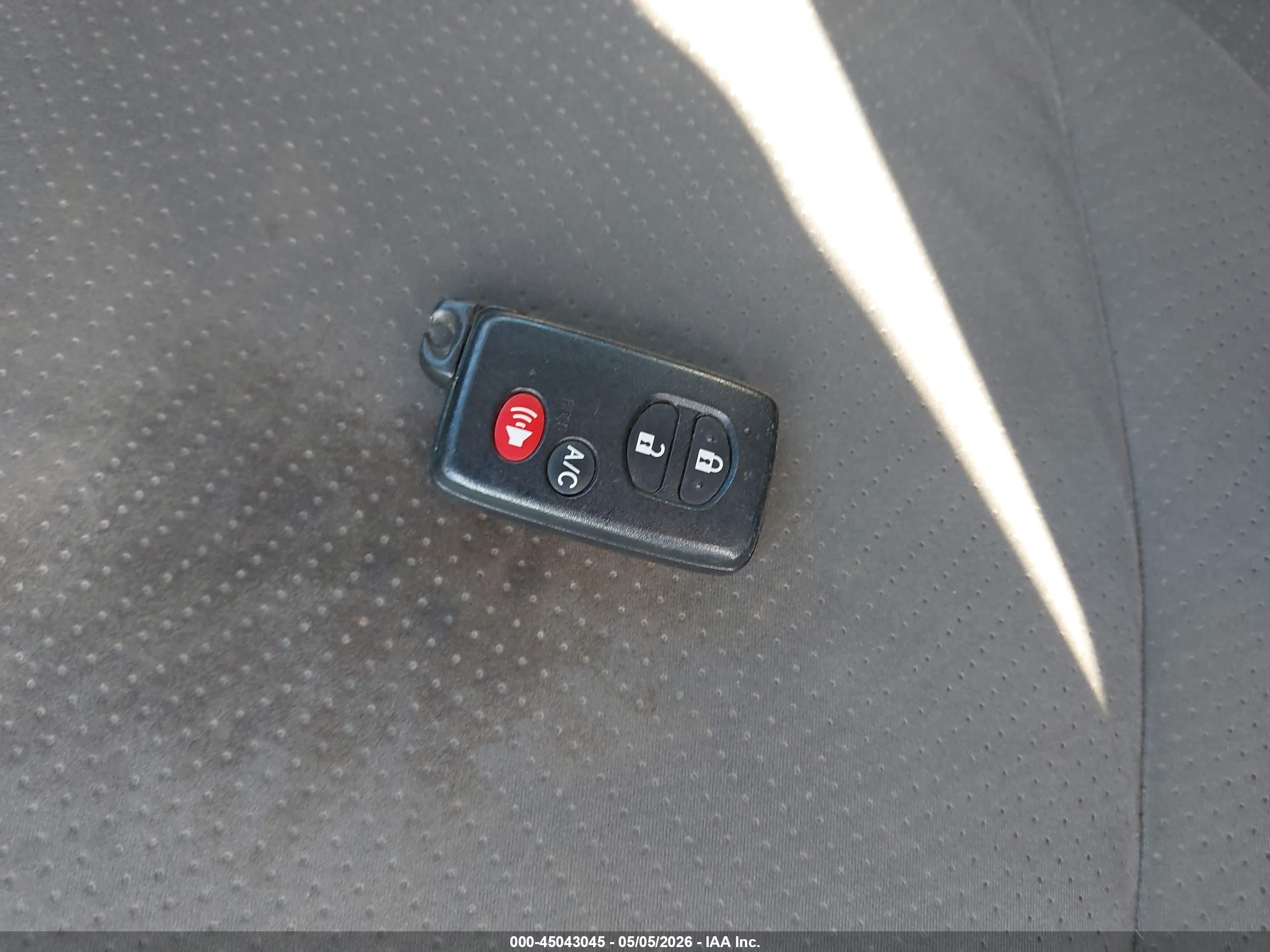 TOYOTA PRIUS image 11