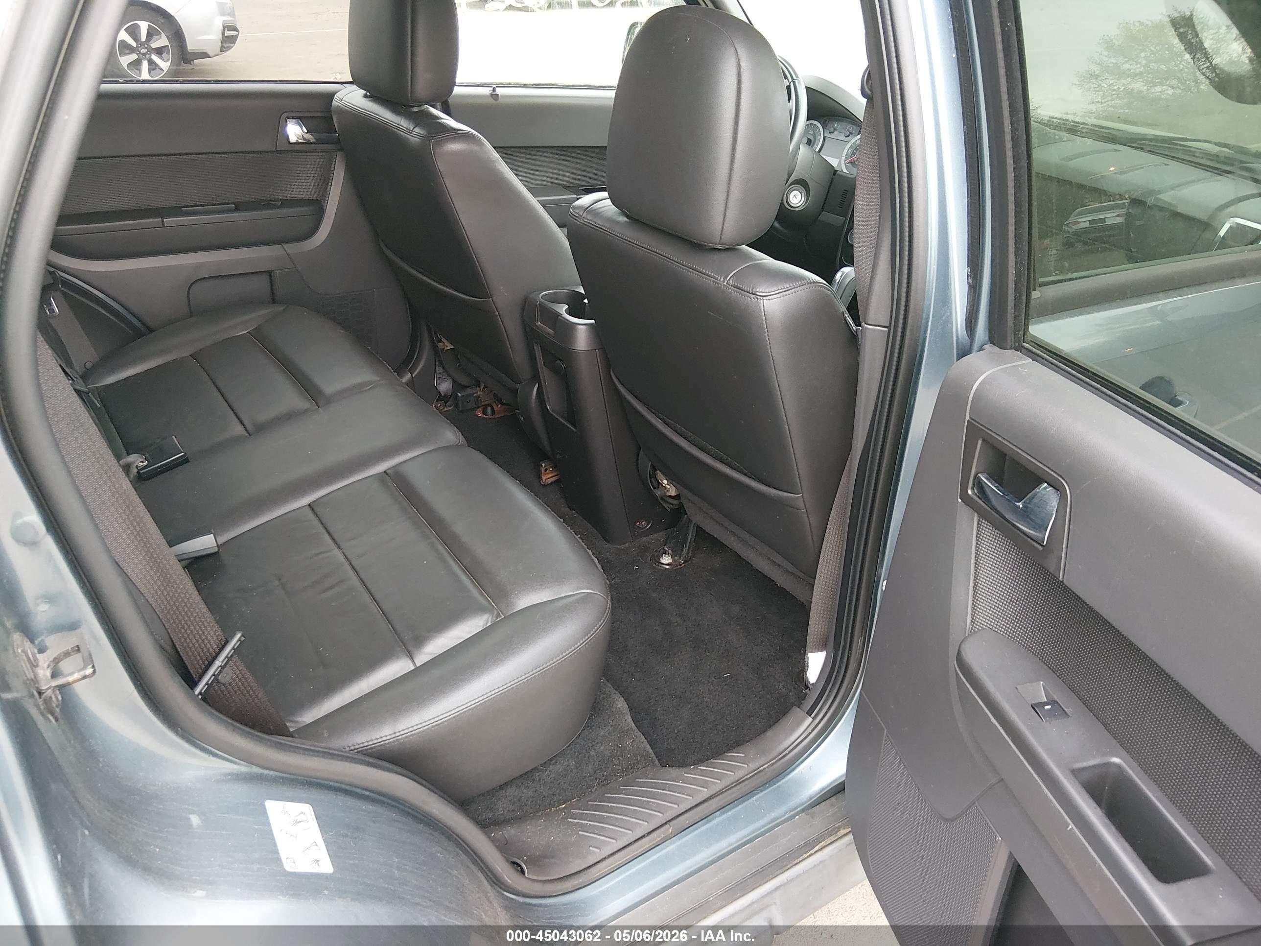 FORD ESCAPE image 8
