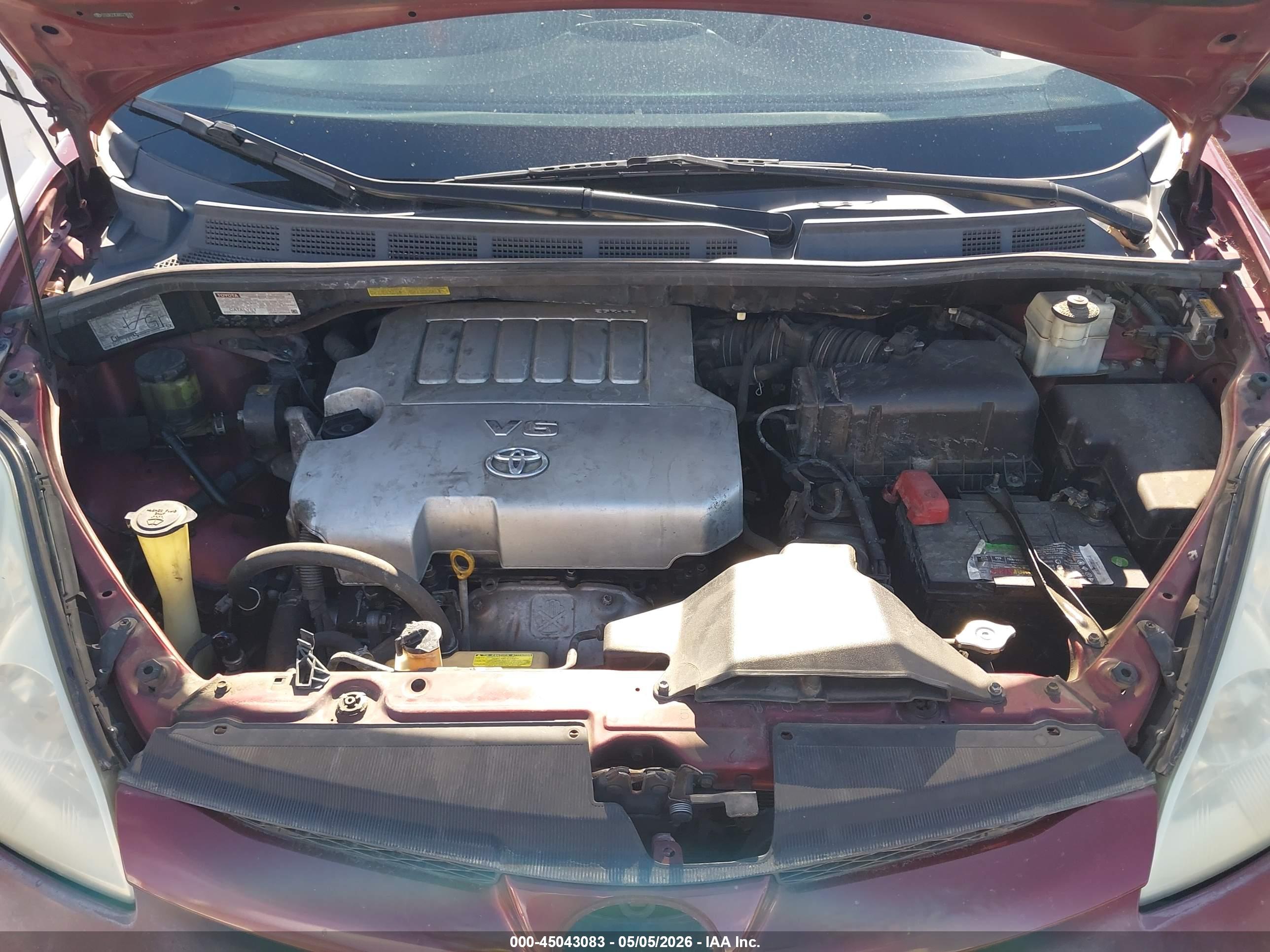 TOYOTA SIENNA image 10