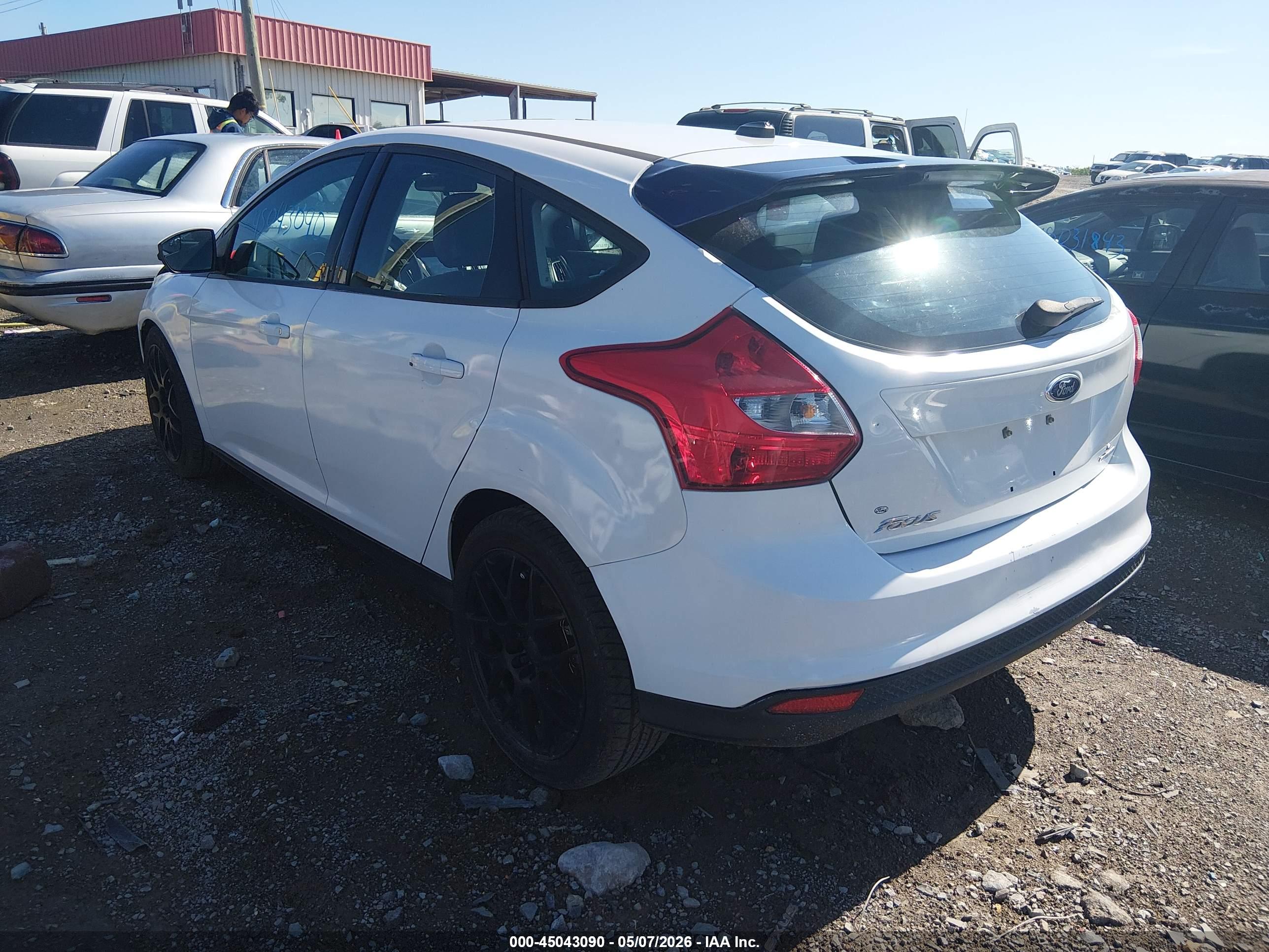 FORD FOCUS image 3