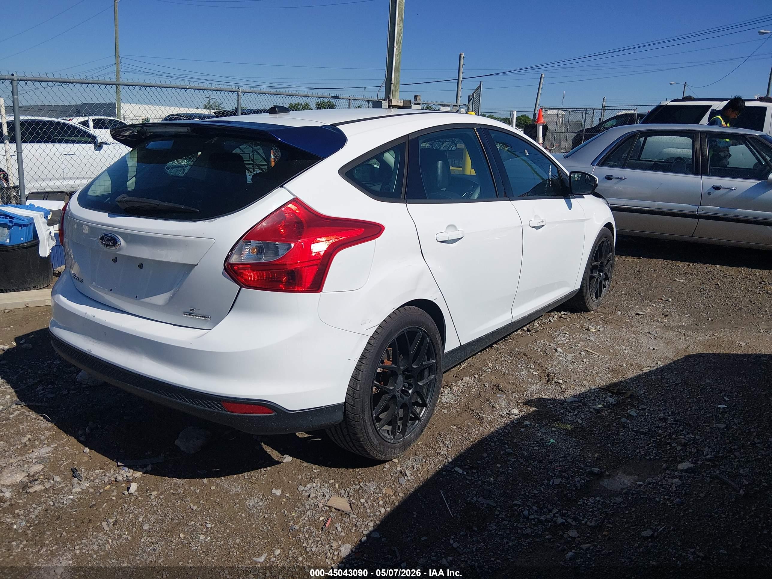 FORD FOCUS image 4