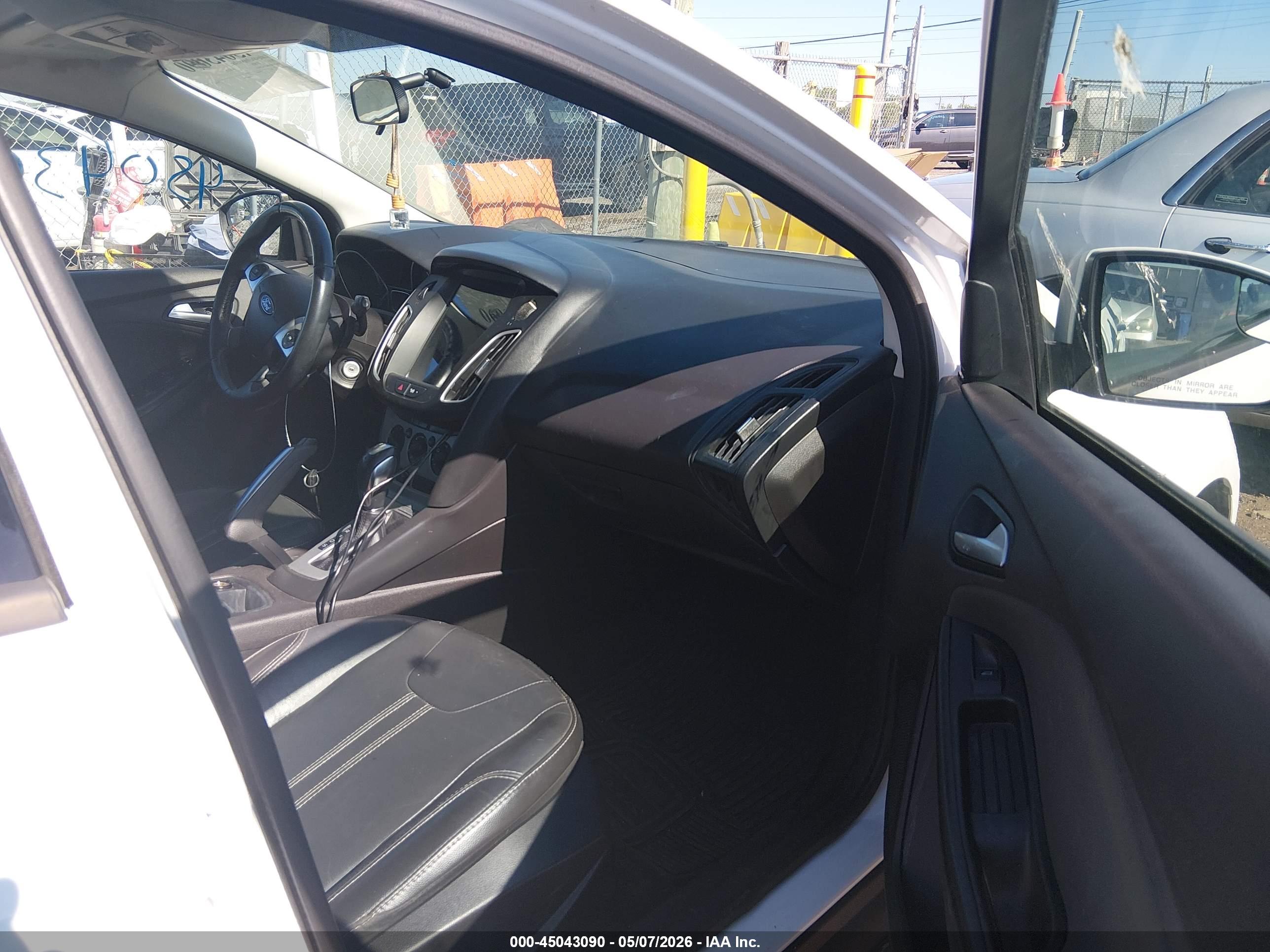 FORD FOCUS image 5