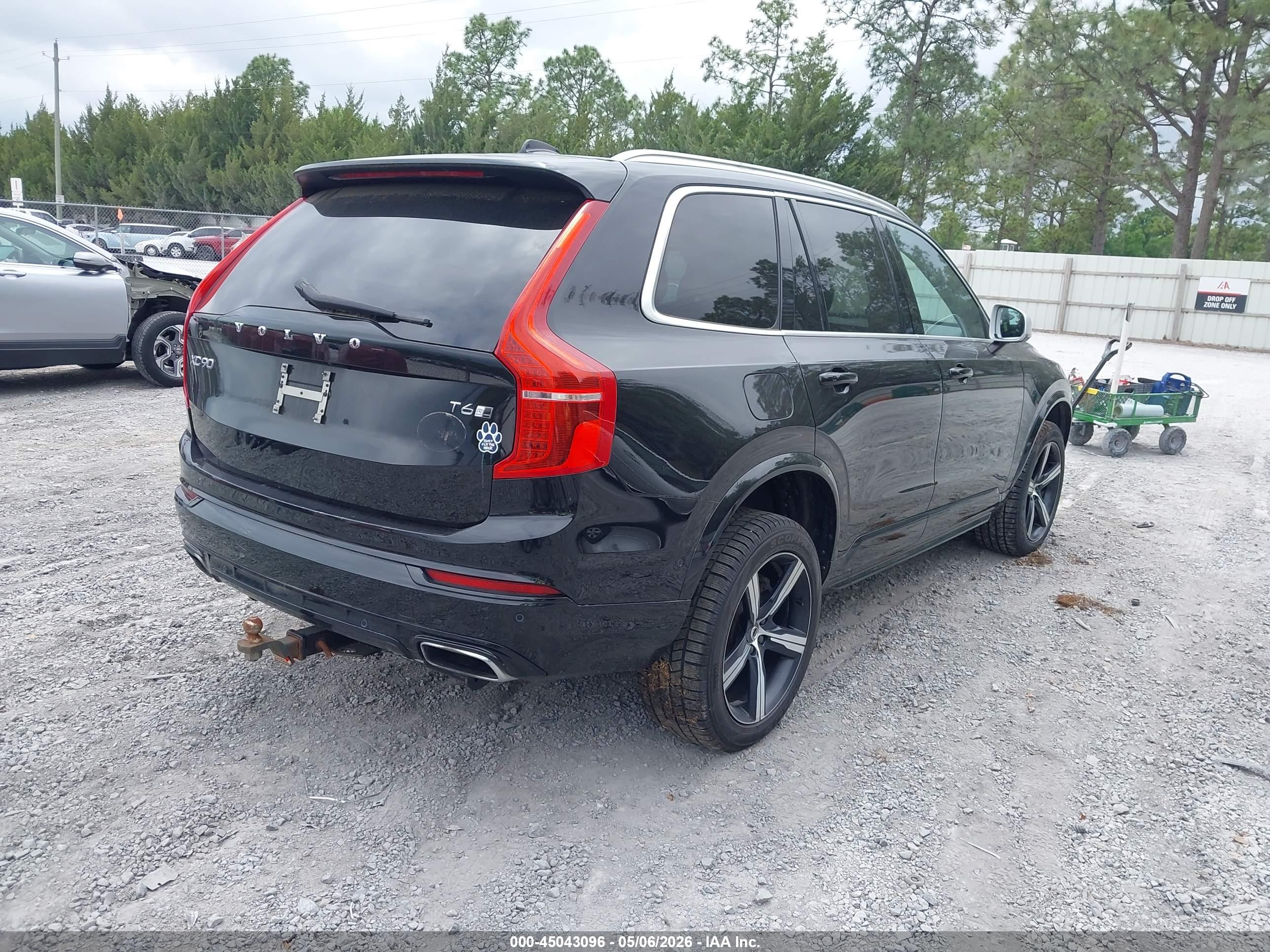 VOLVO XC90 image 4