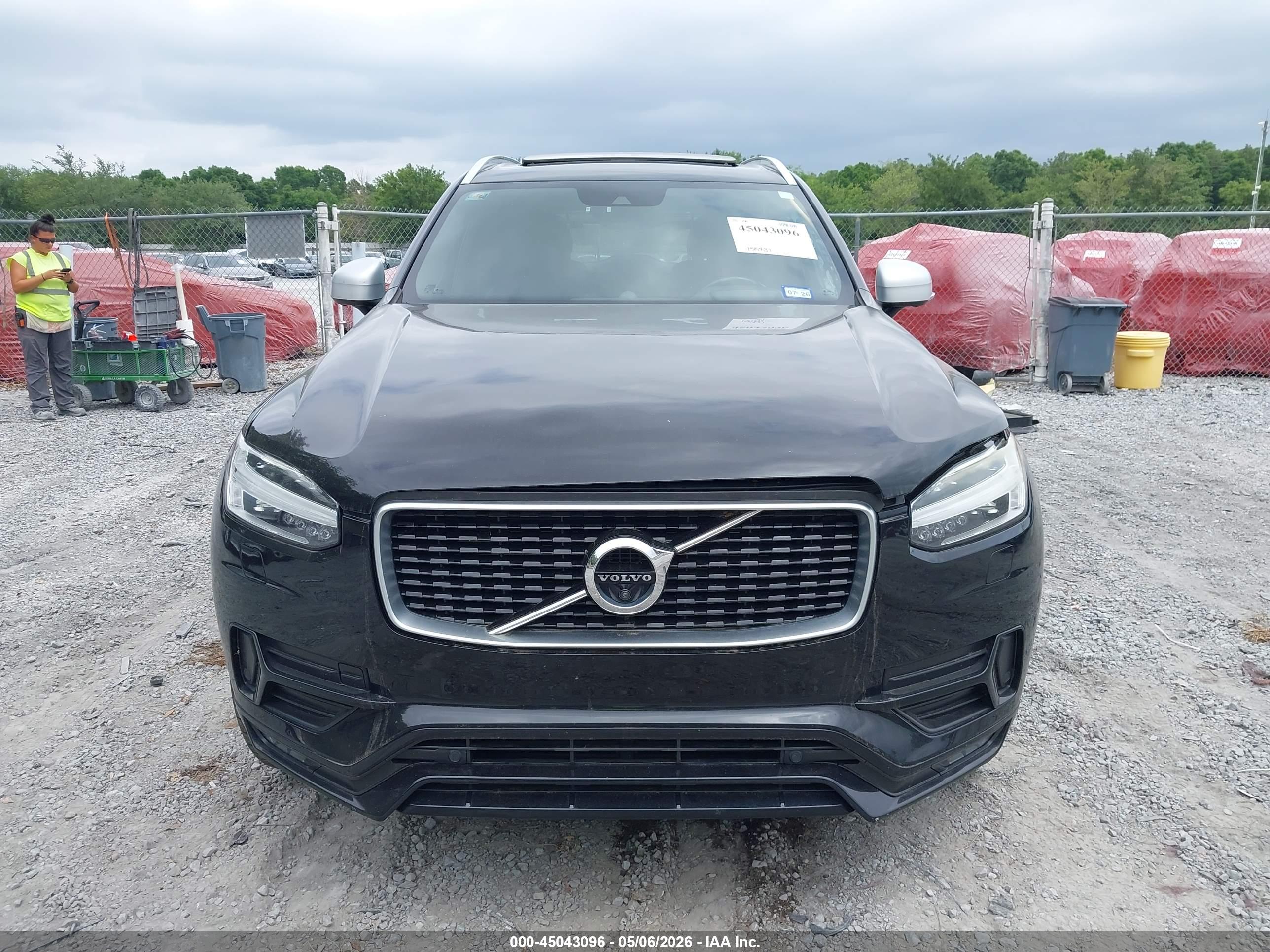 VOLVO XC90 image 6