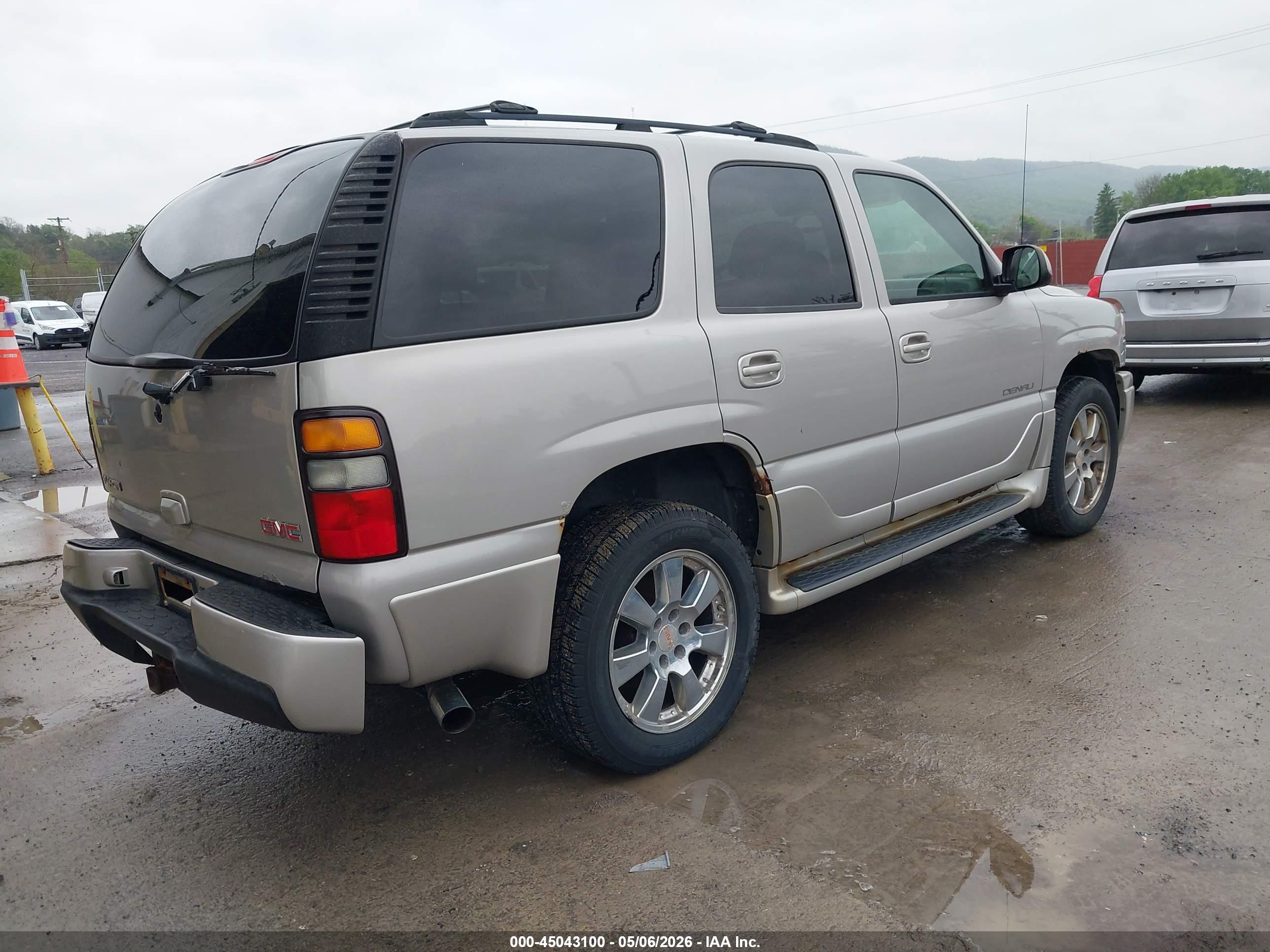 GMC YUKON image 4