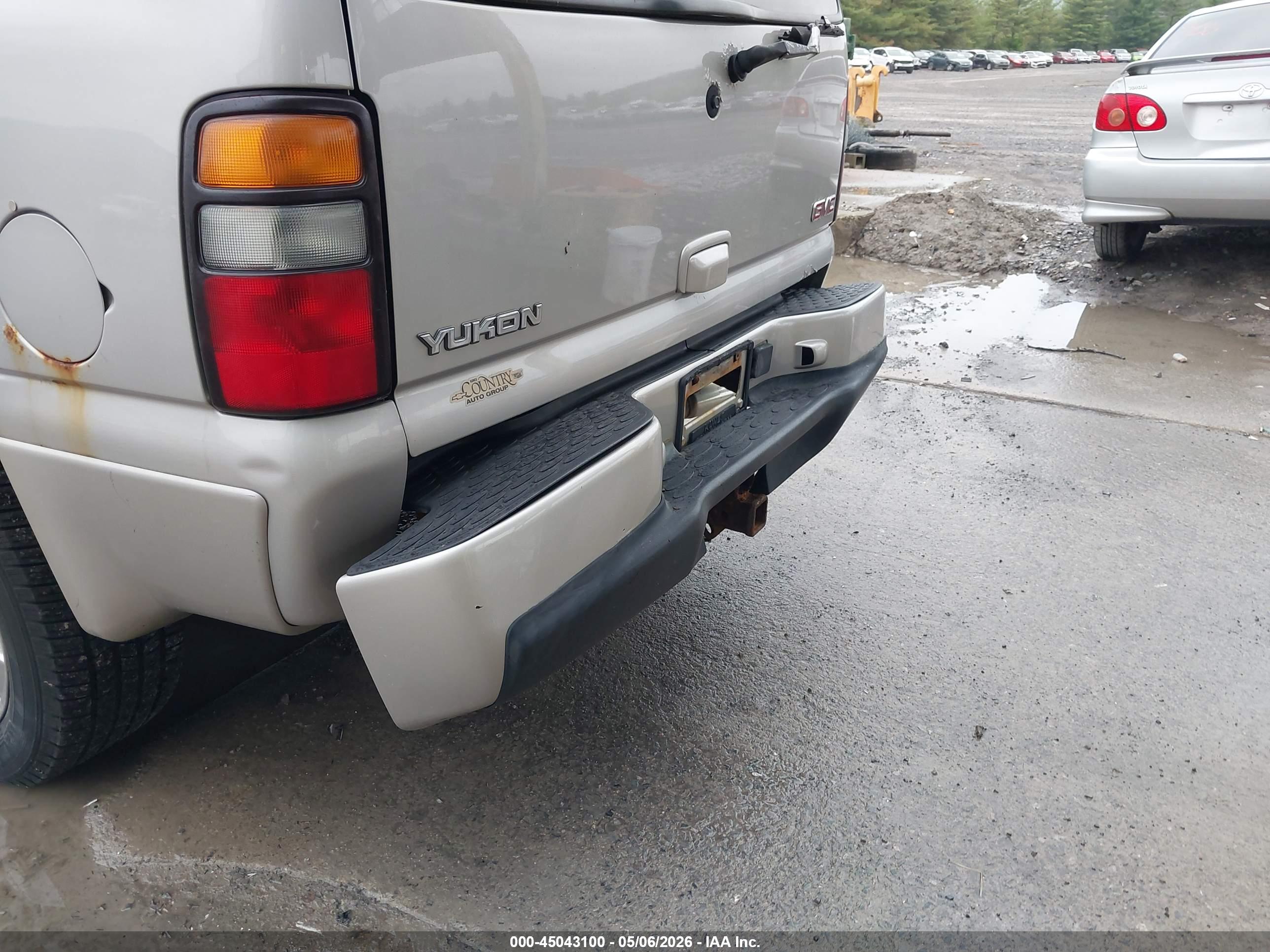 GMC YUKON image 6