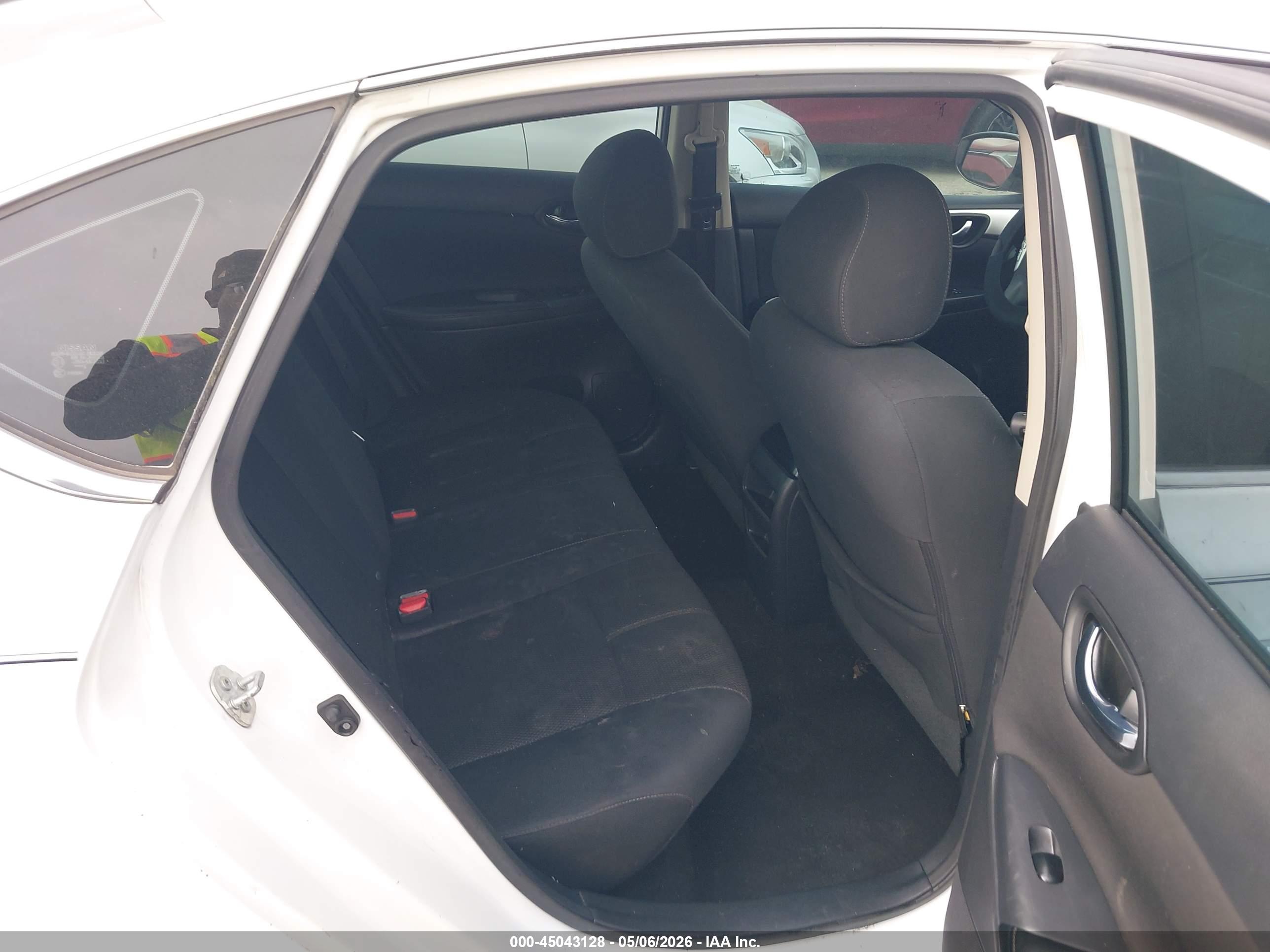 NISSAN SENTRA image 8