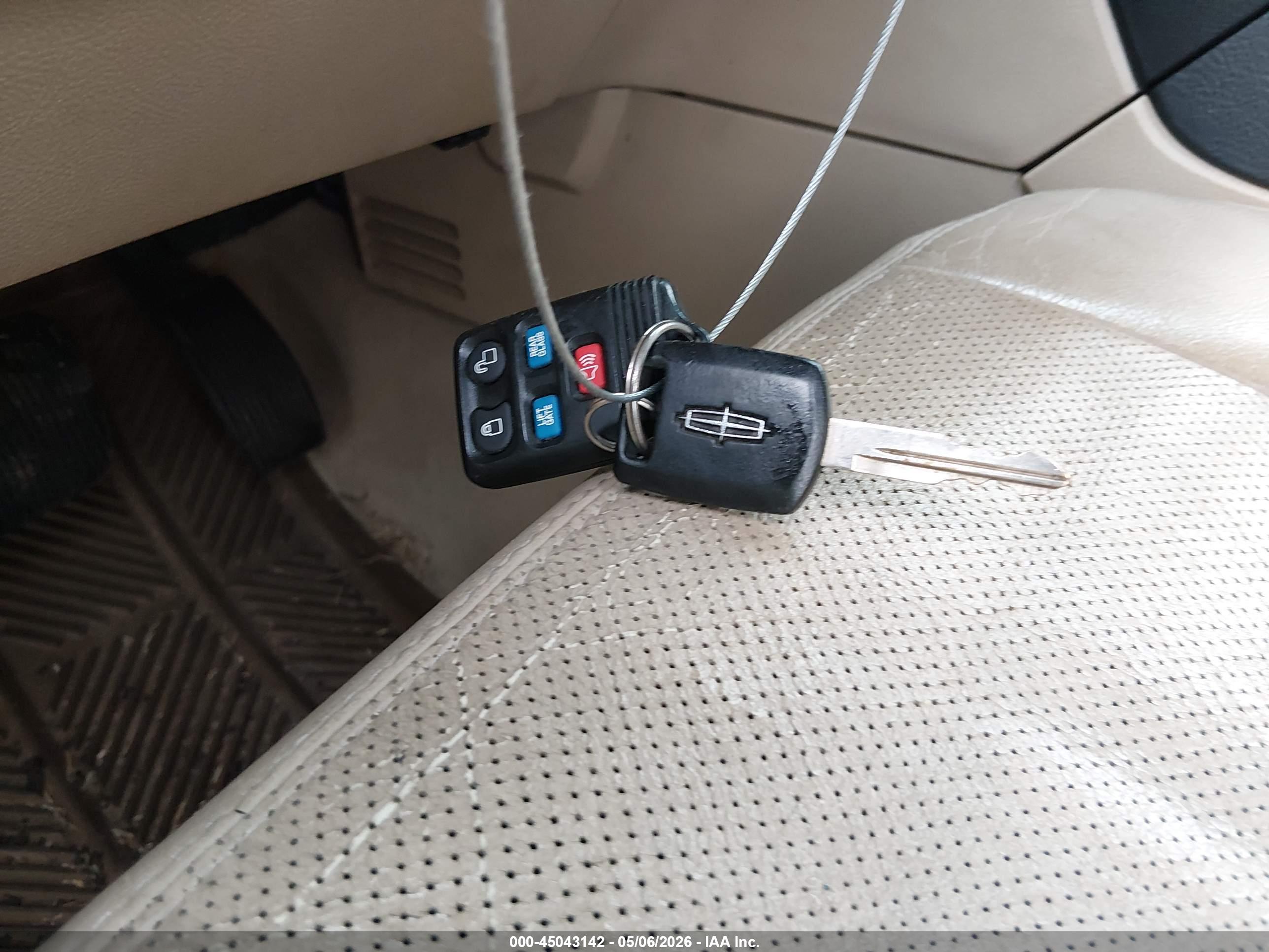 LINCOLN NAVIGATOR image 11