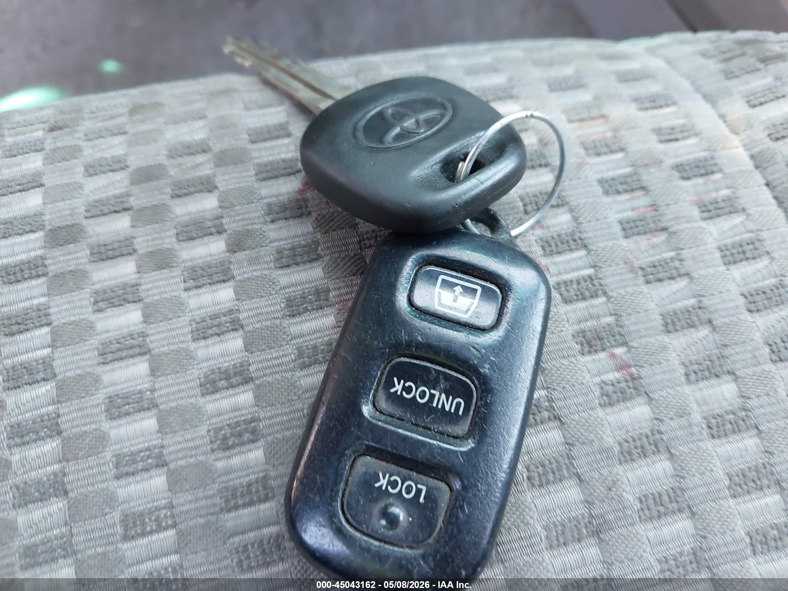 TOYOTA 4RUNNER image 11