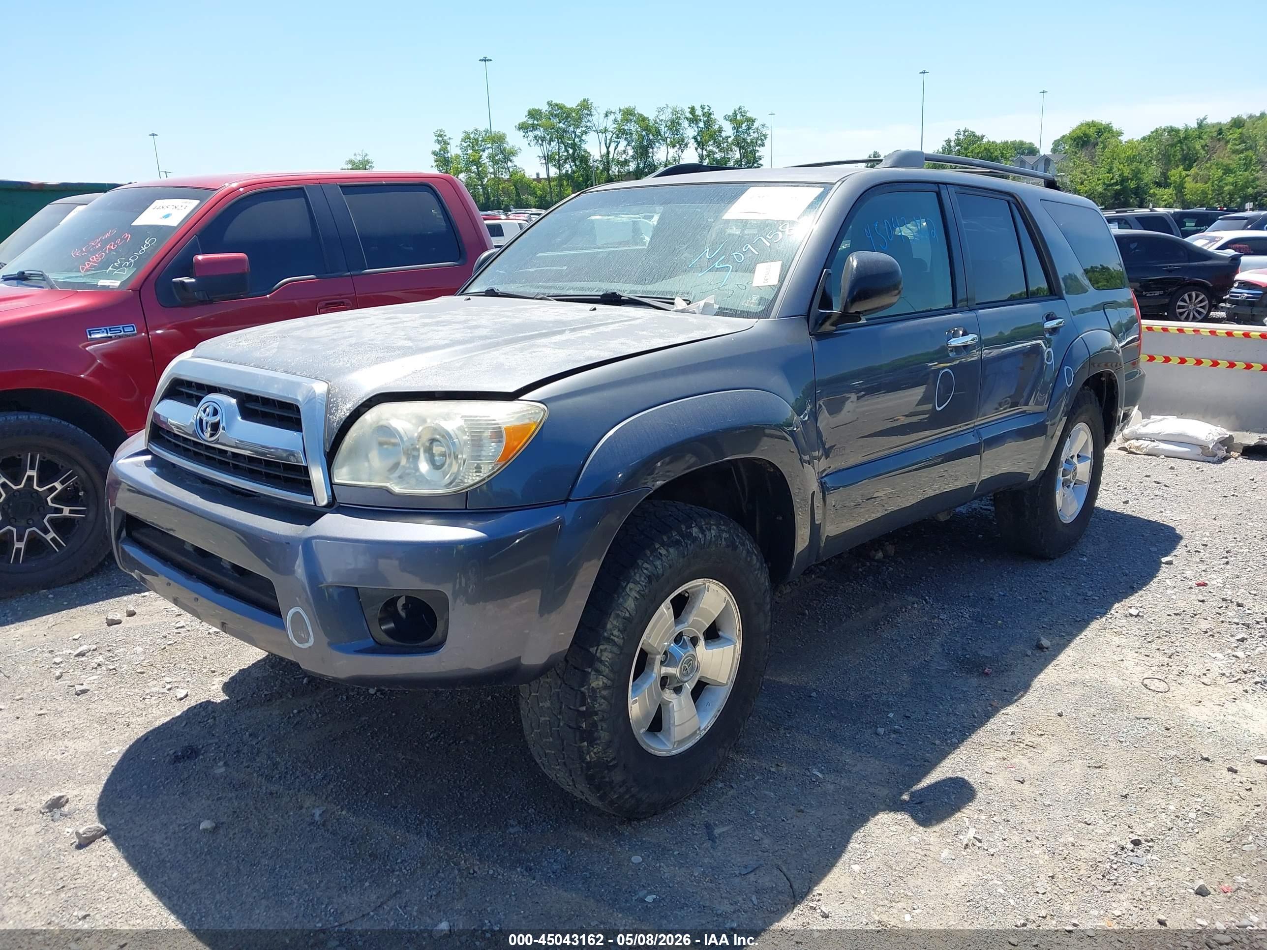 TOYOTA 4RUNNER image 2