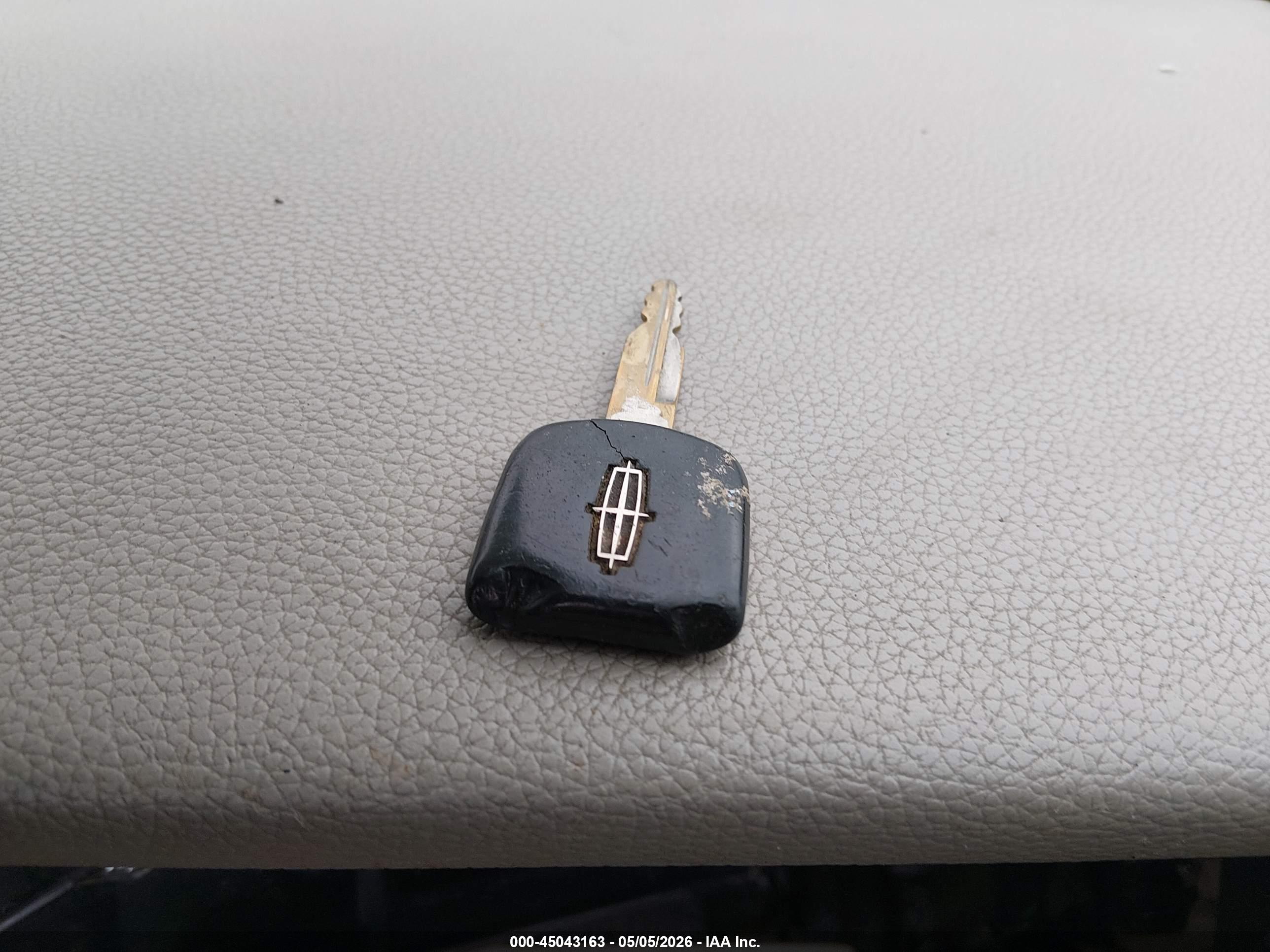 LINCOLN NAVIGATOR image 11