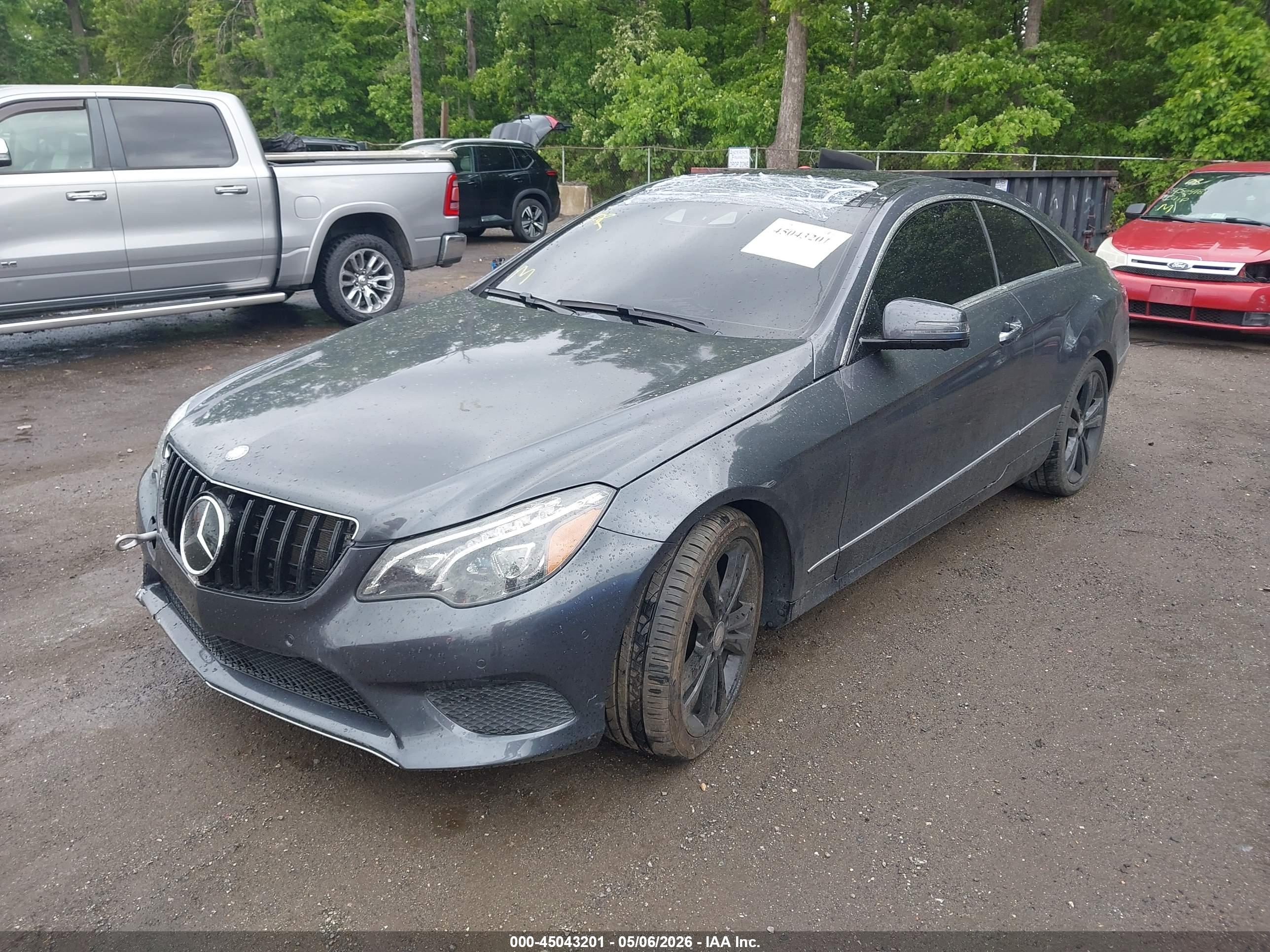 MERCEDES-BENZ E image 2