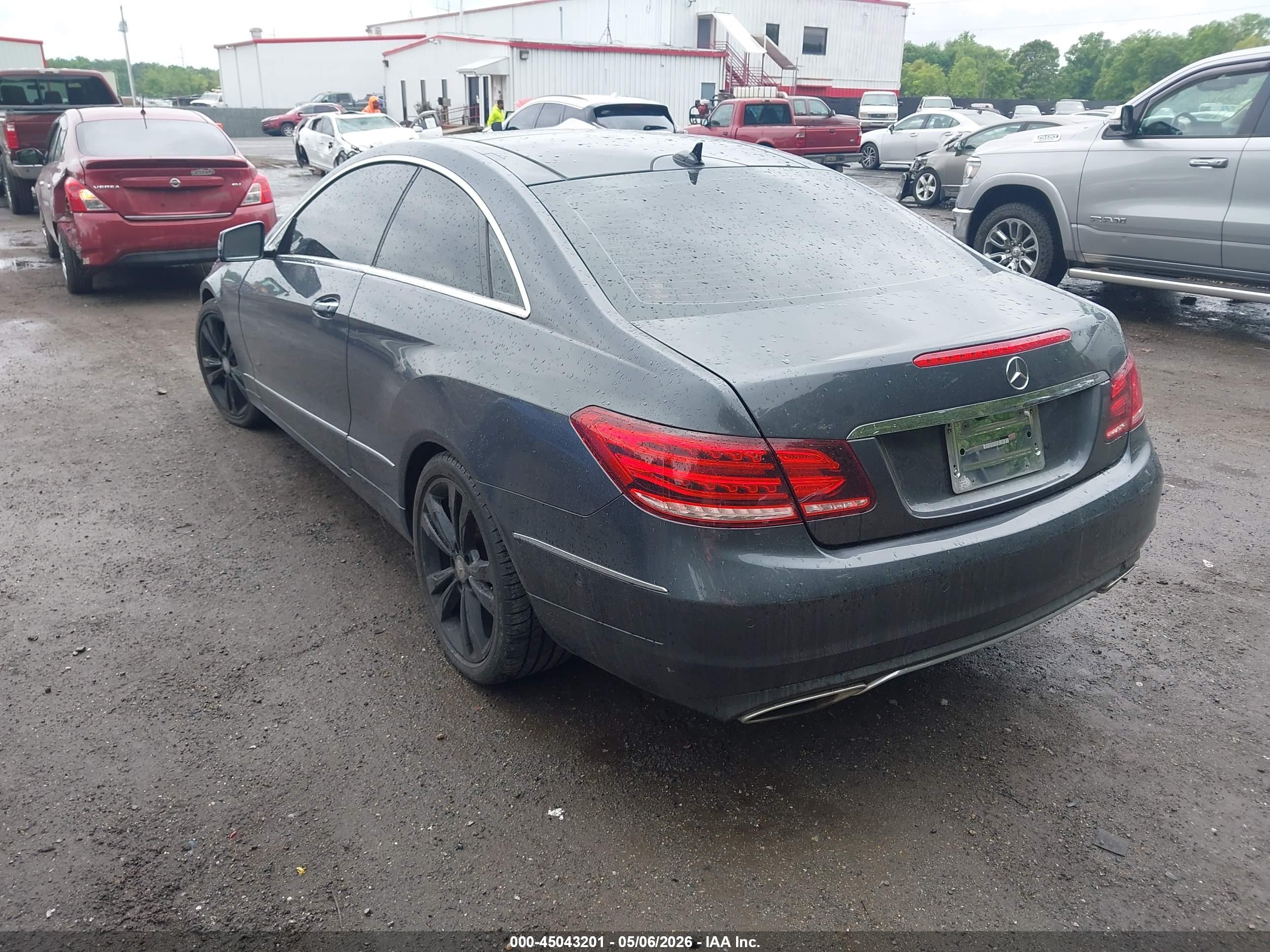 MERCEDES-BENZ E image 3