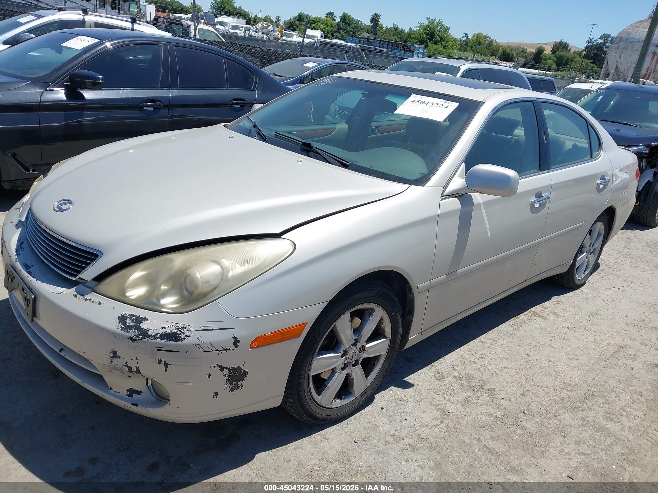 LEXUS ES image 2