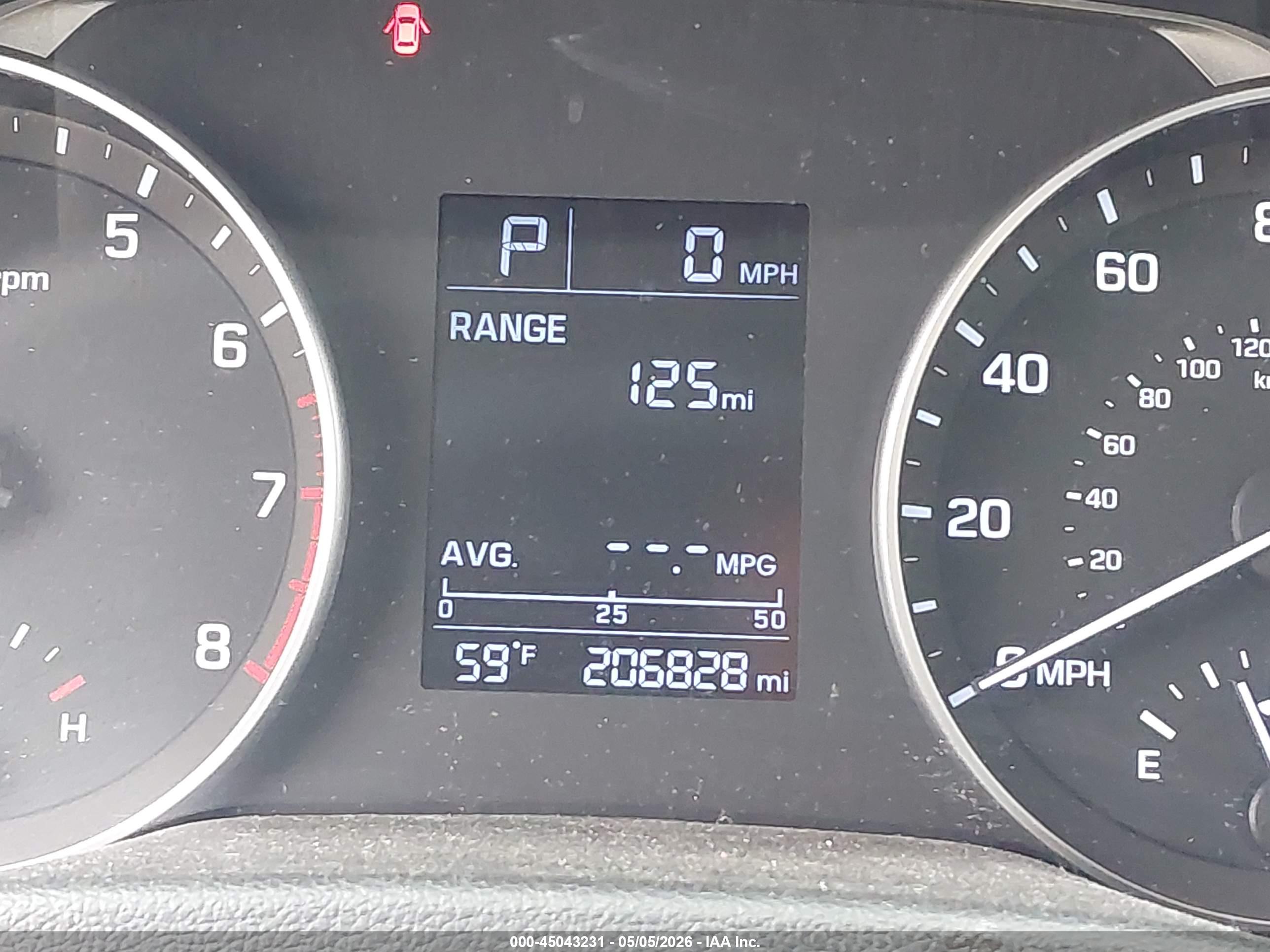 HYUNDAI ELANTRA image 7